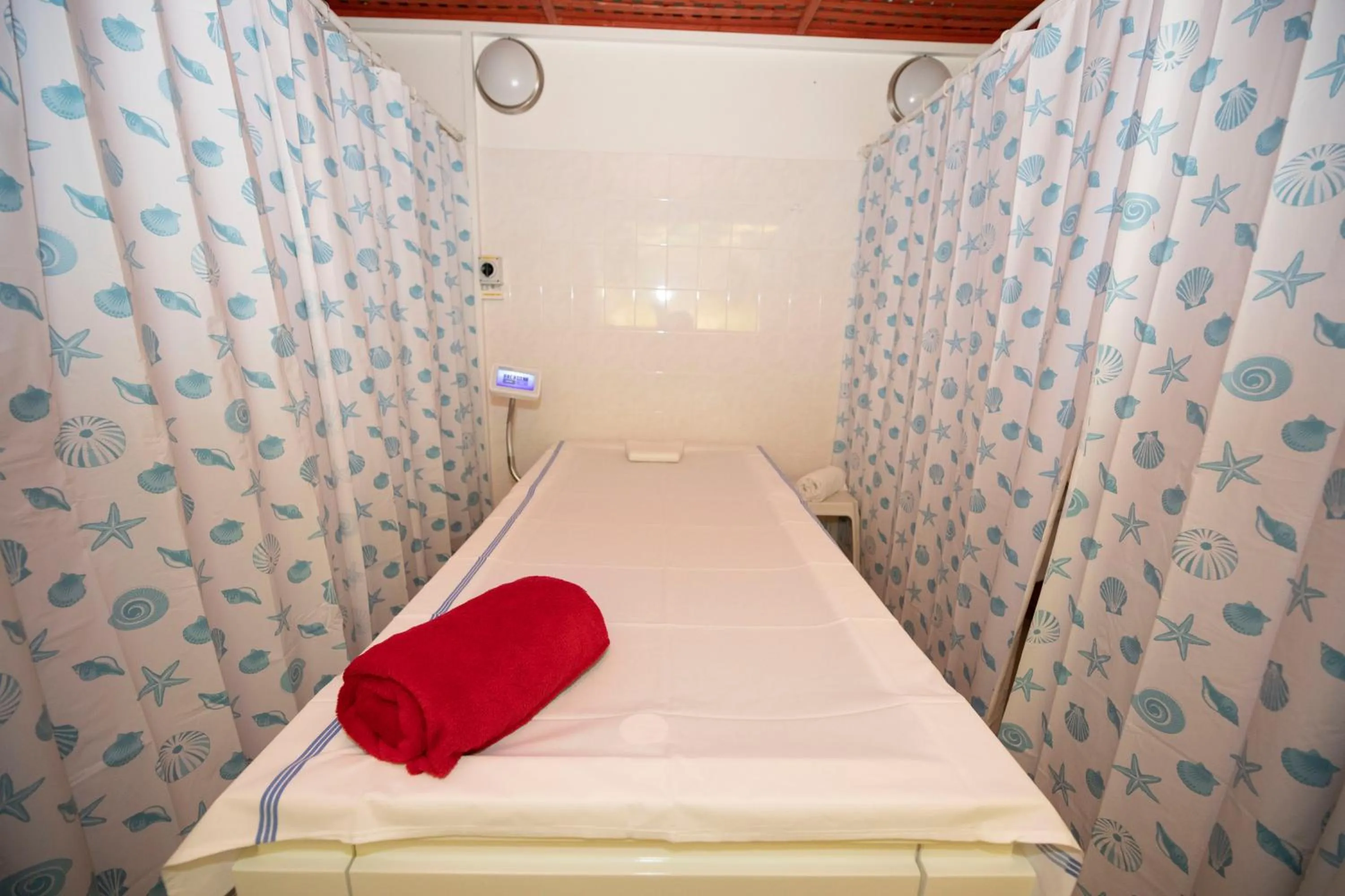 Spa and wellness centre/facilities, Bed in Hotel Paris