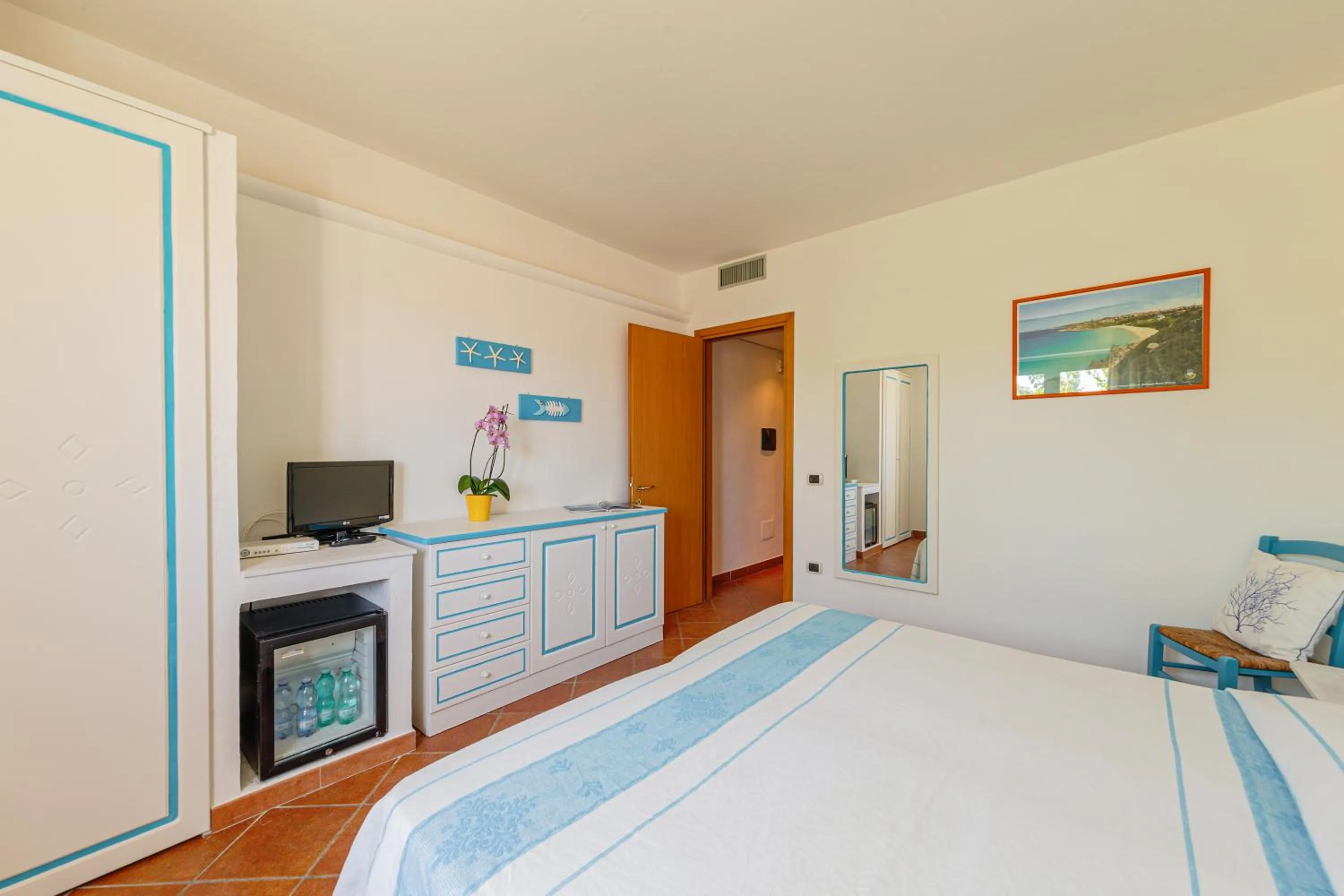 TV and multimedia in LH Hotel La Funtana