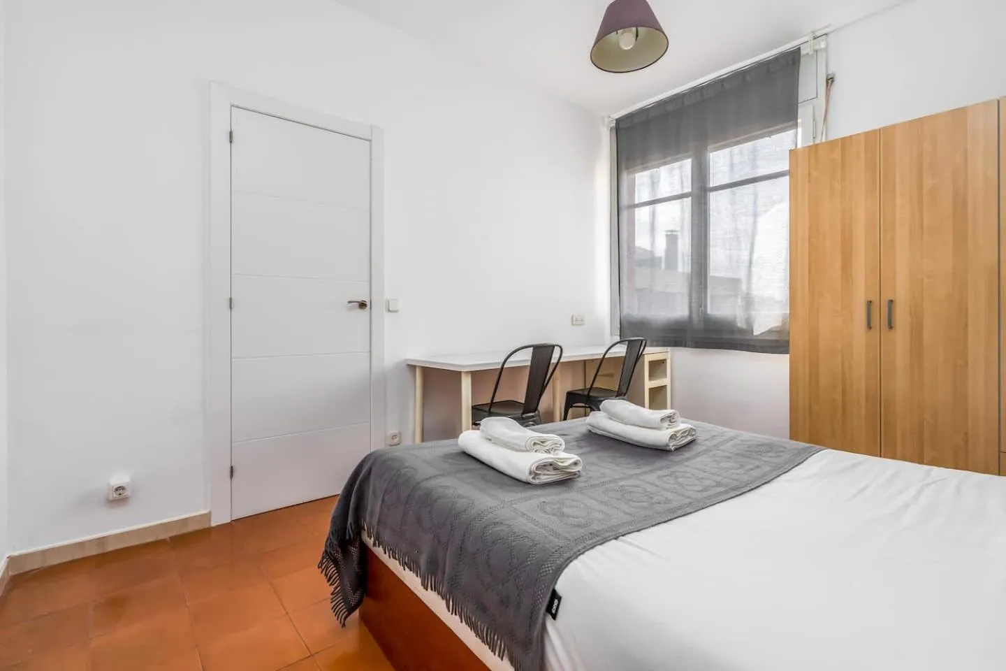 Bed in Arc de Triomf Base 4BR for 5 Lift