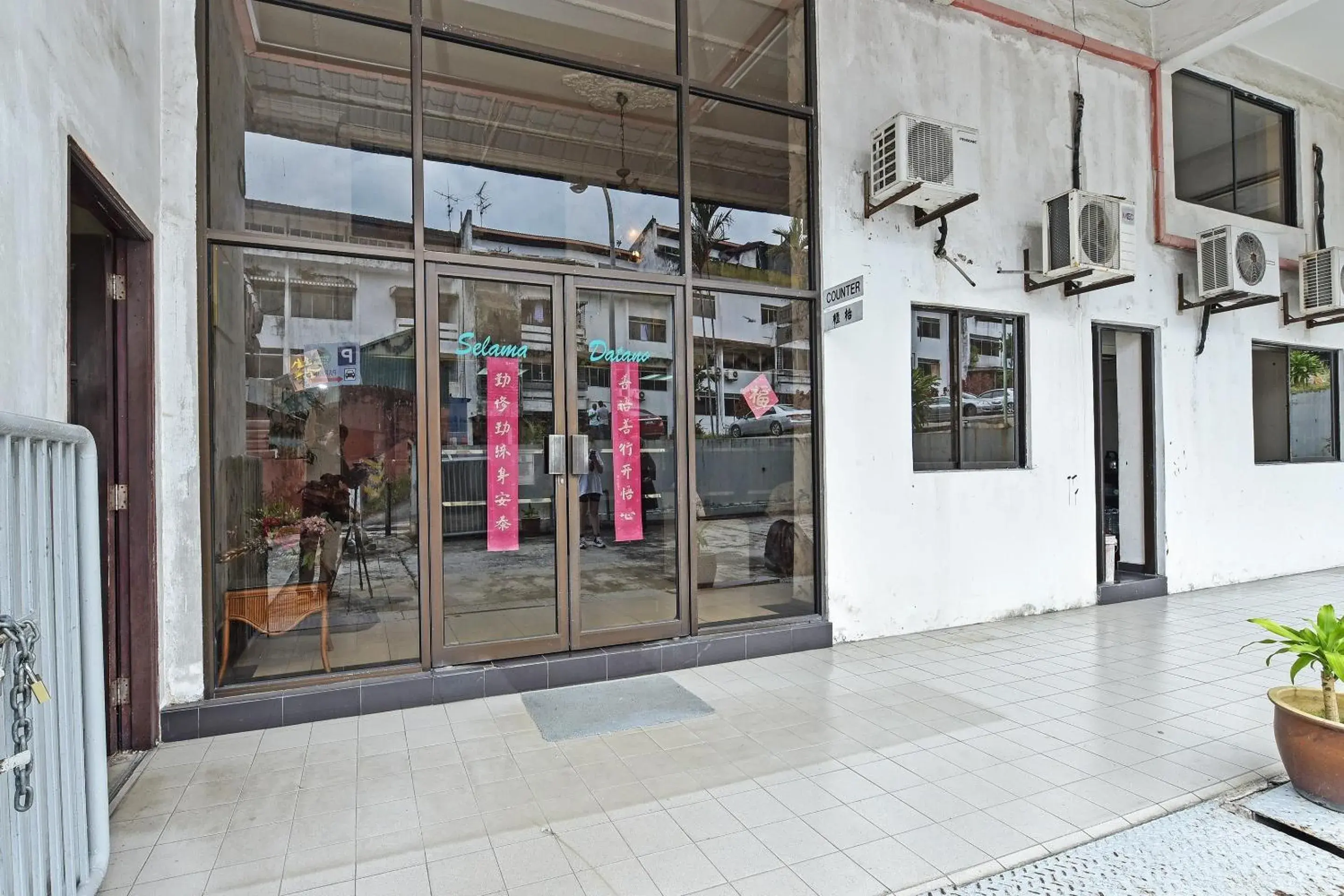 Facade/entrance in Hotel O Villa De Rose Facade/entrance in Hotel O Villa De Rose