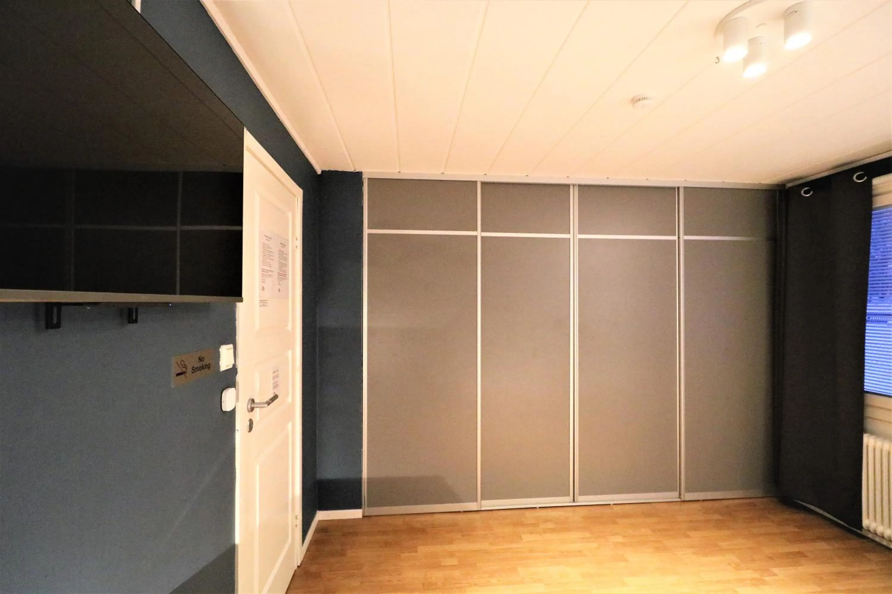 wardrobe in RIBO Apartment Arctic