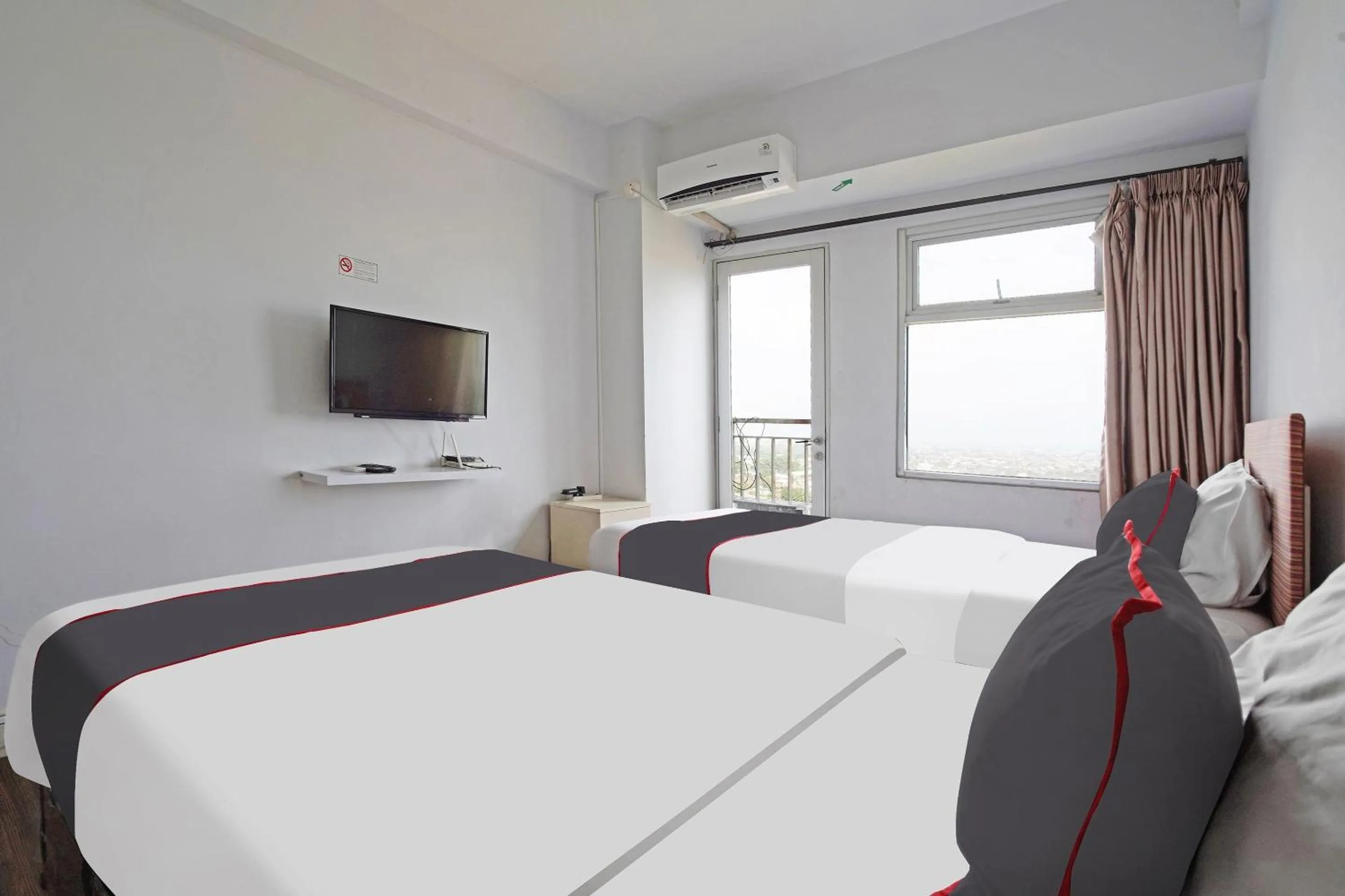 Bedroom, Bed in Collection O 91566 Edurent Bandung