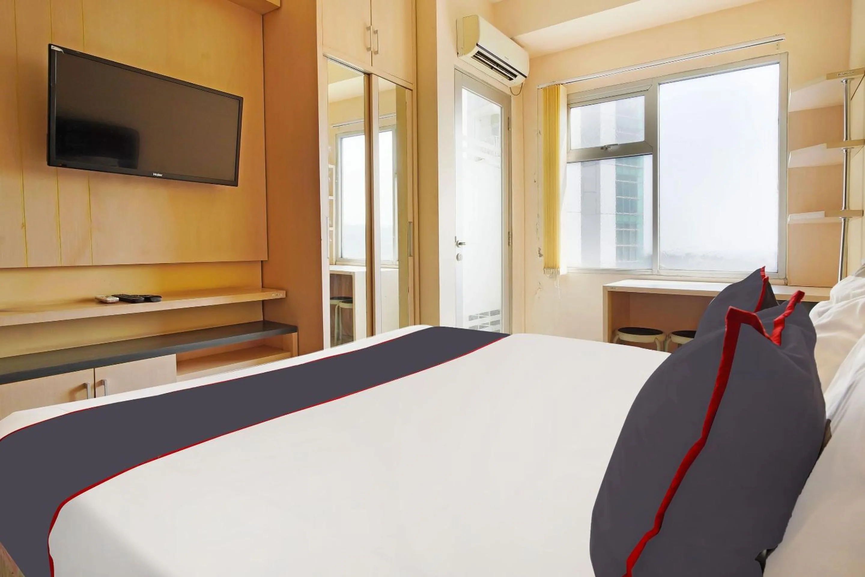 Bedroom, Bed in Collection O 91566 Edurent Bandung