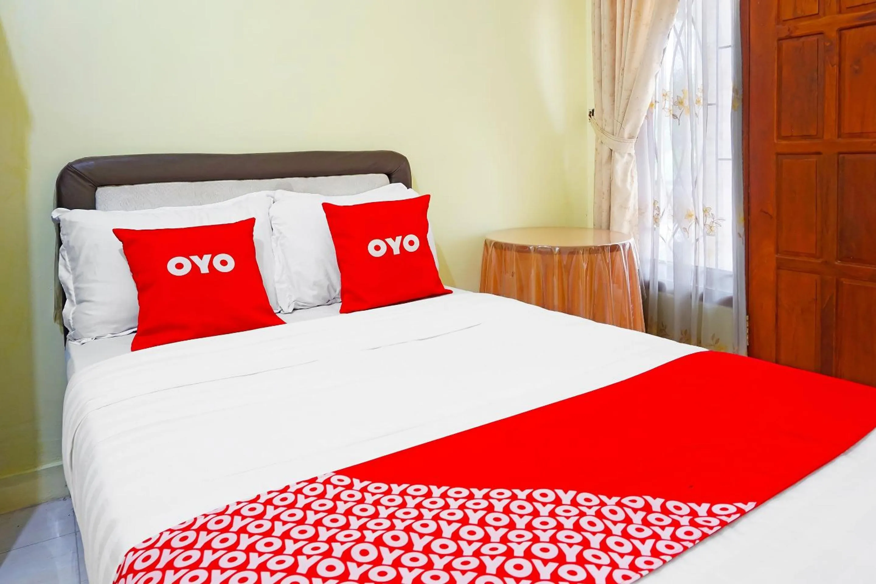 Bedroom in Hotel O Trisna Srabah Resort Homestay & Resto