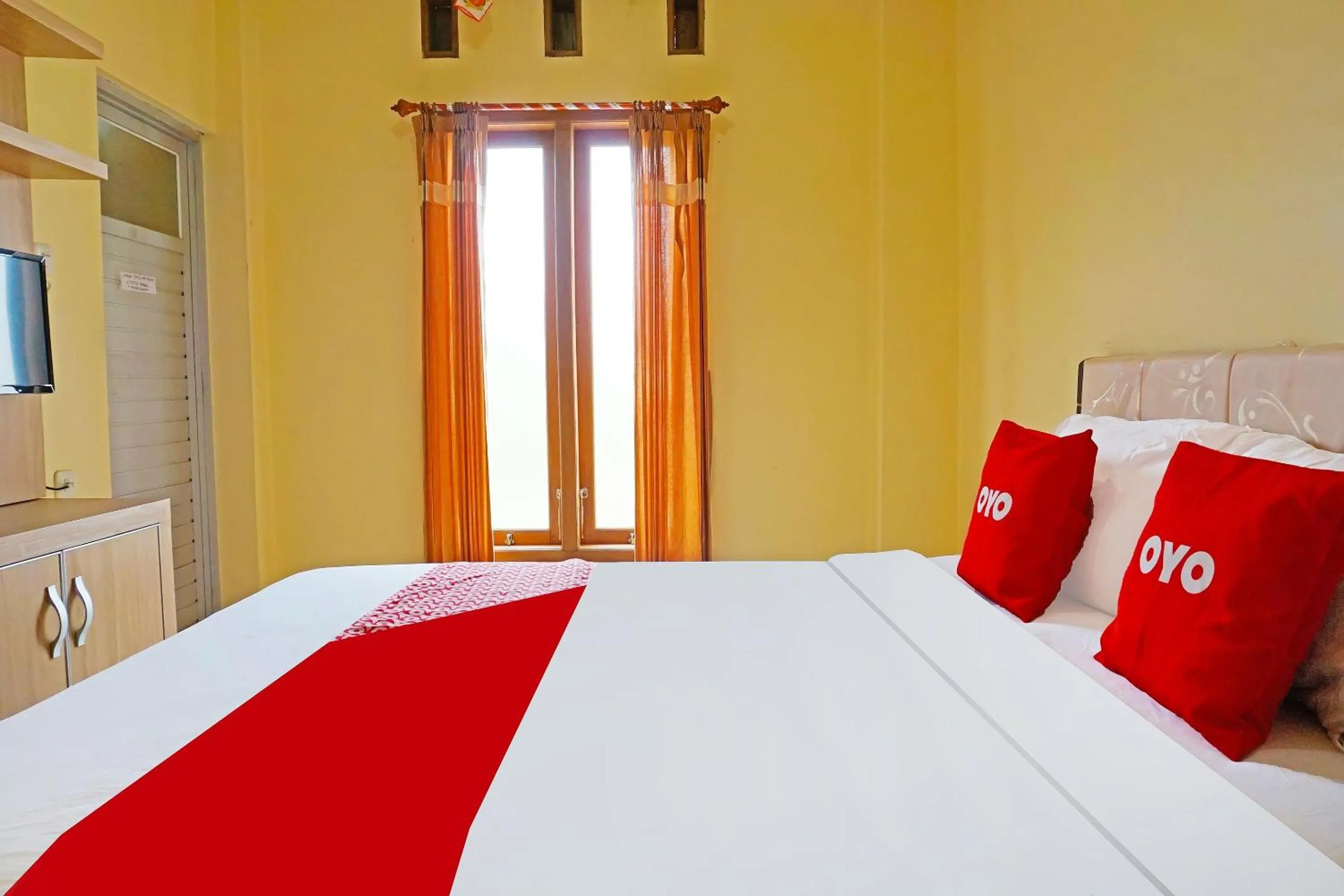 Bedroom, Bed in OYO 91580 Kost Bougenville Syariah