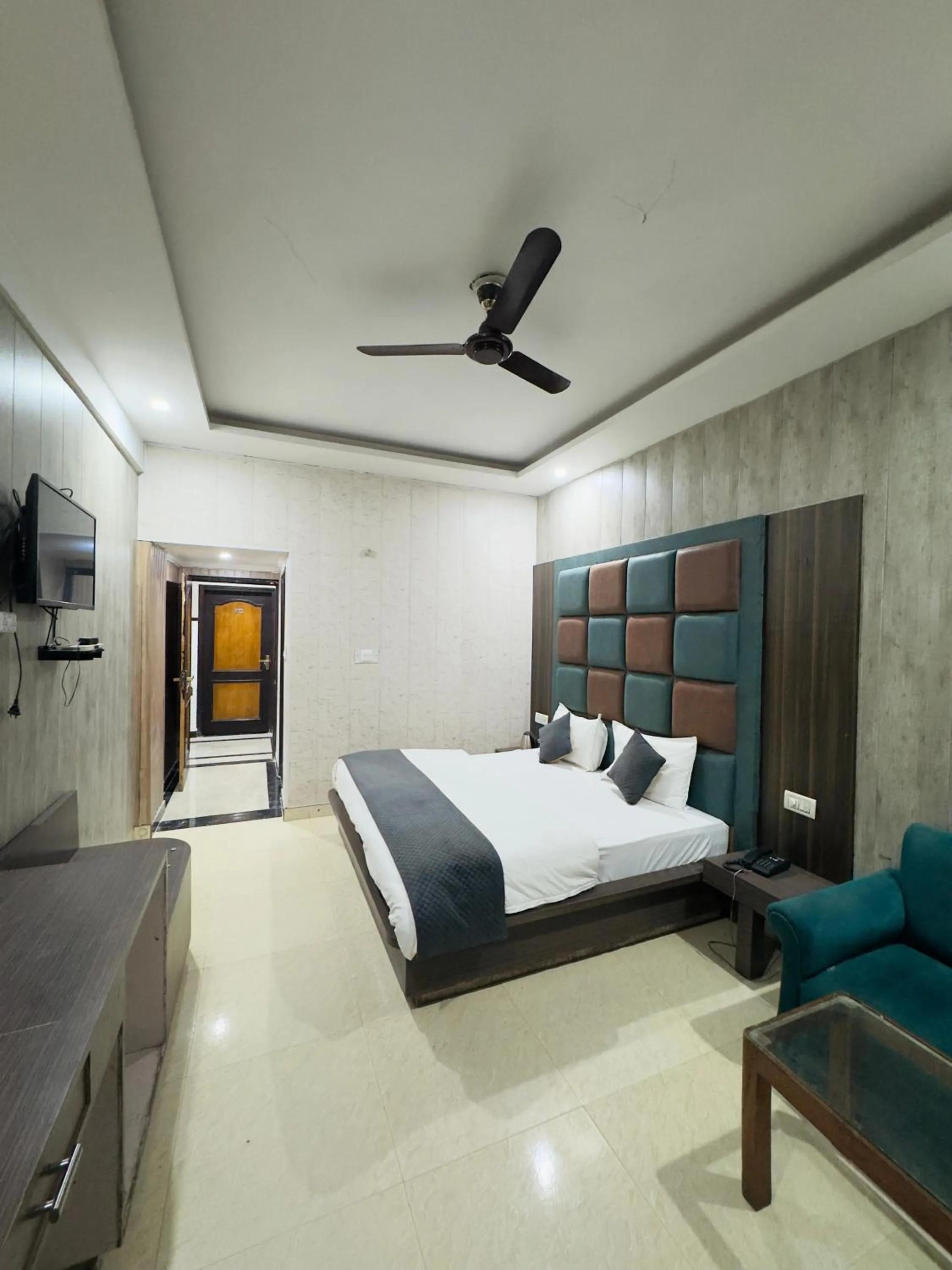 Bed in HOTEL Grand JAGDISH RESIDENCY
