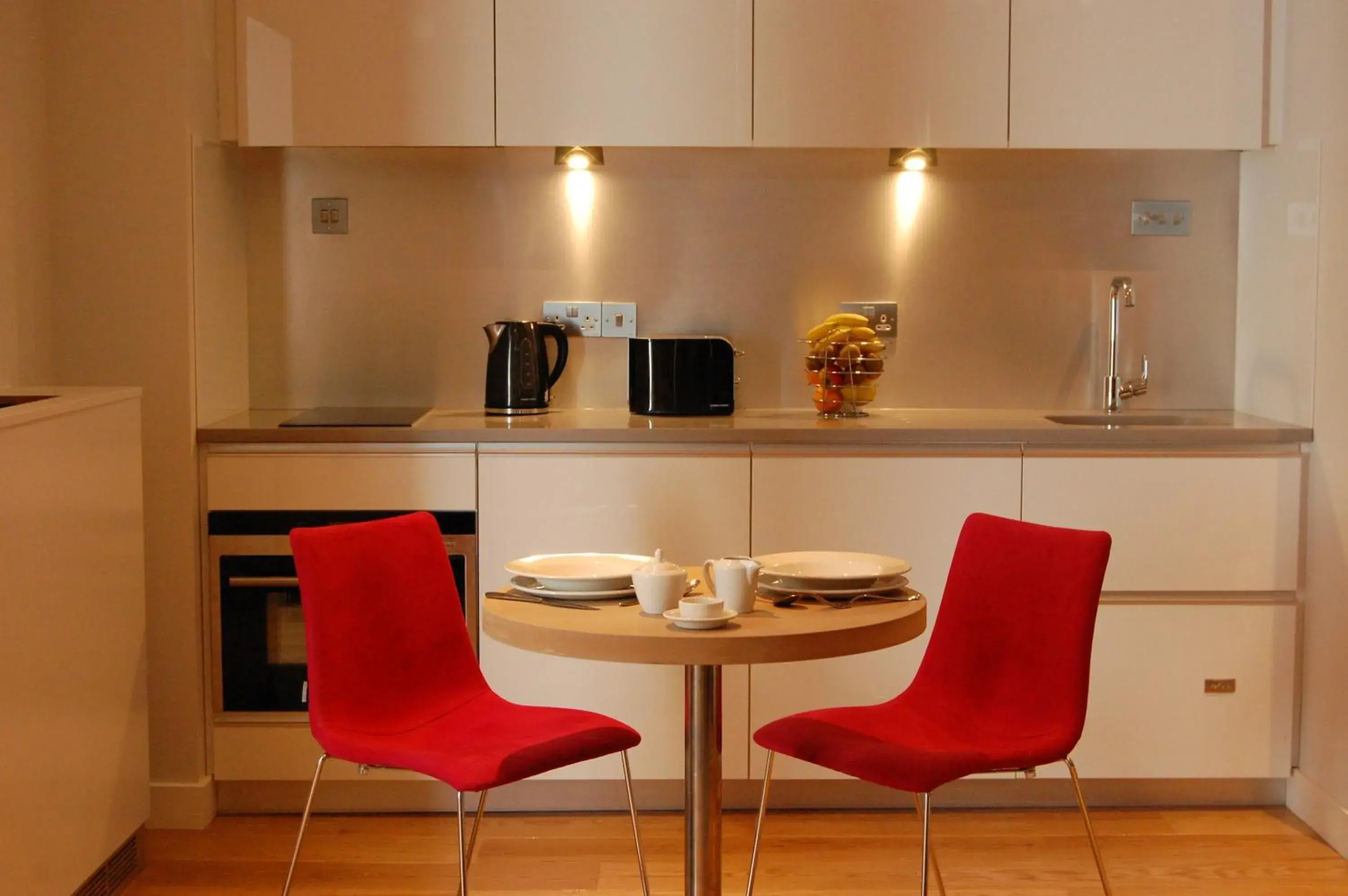 Living room in PREMIER SUITES Dublin, Ballsbridge Living room in PREMIER SUITES Dublin, Ballsbridge