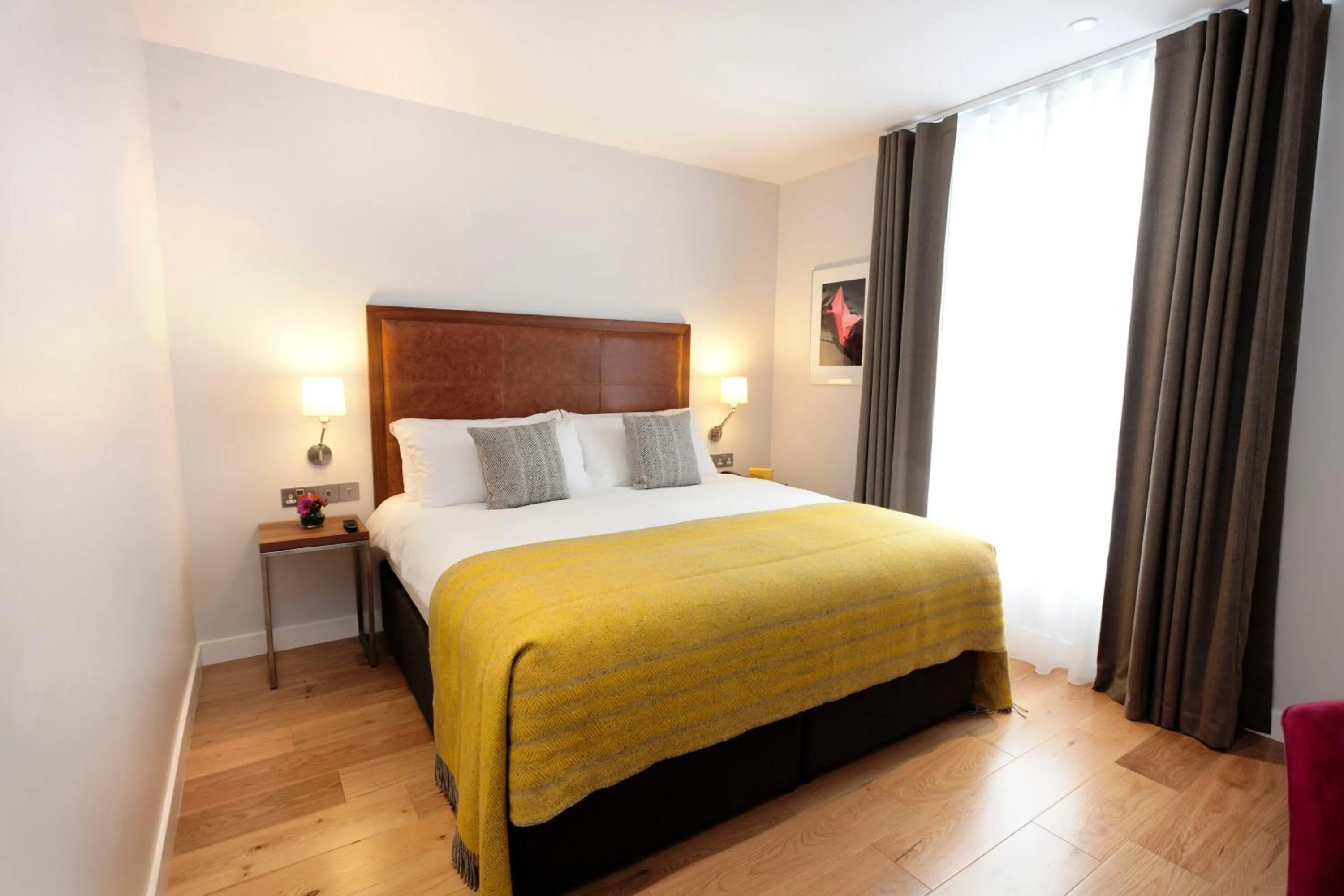 Bed in PREMIER SUITES Dublin, Ballsbridge