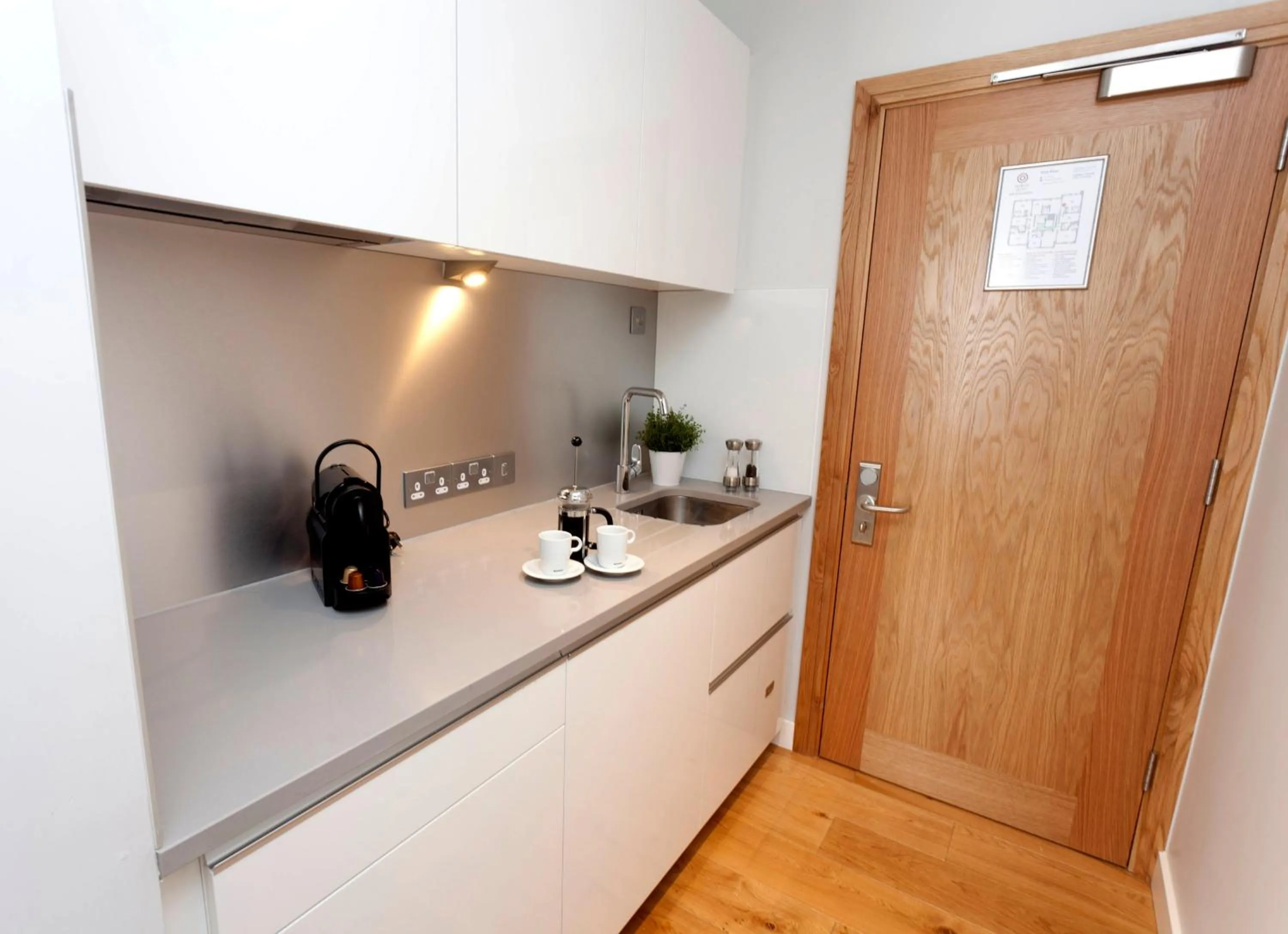 Living room in PREMIER SUITES Dublin, Ballsbridge