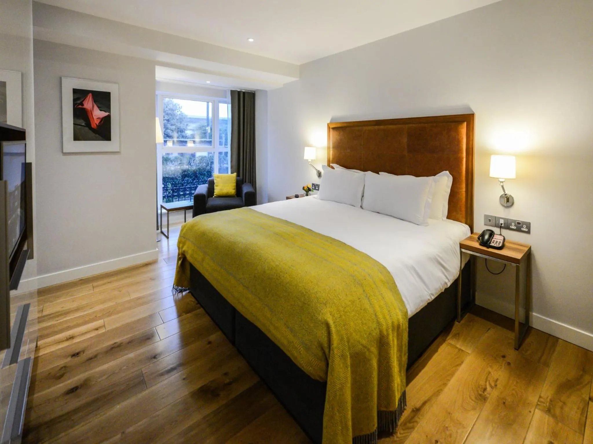 Bed in PREMIER SUITES Dublin, Ballsbridge