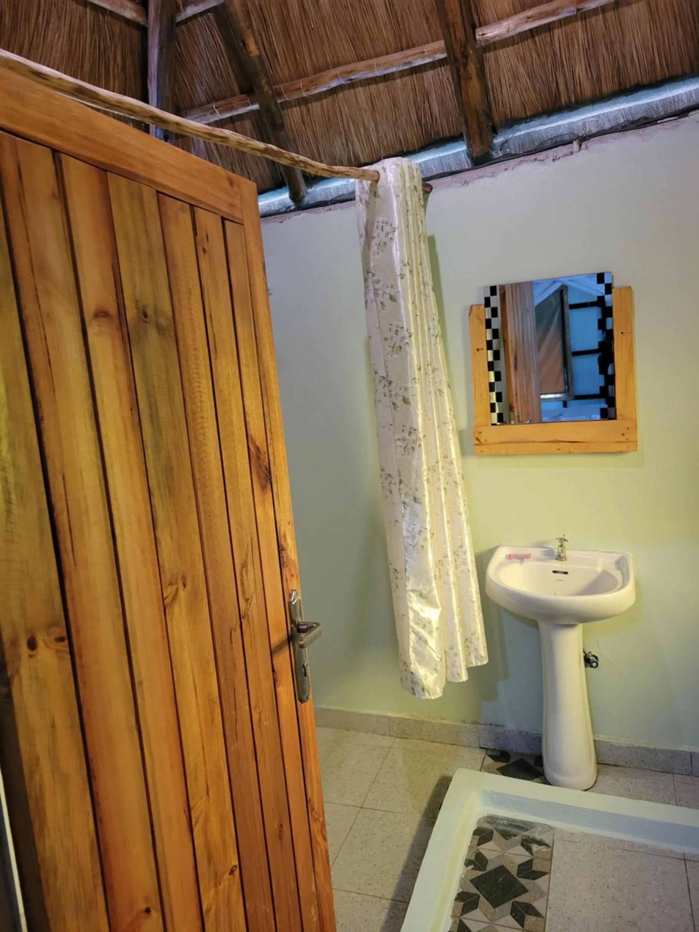 Bathroom in Songbird Safari Lodge & Campsite