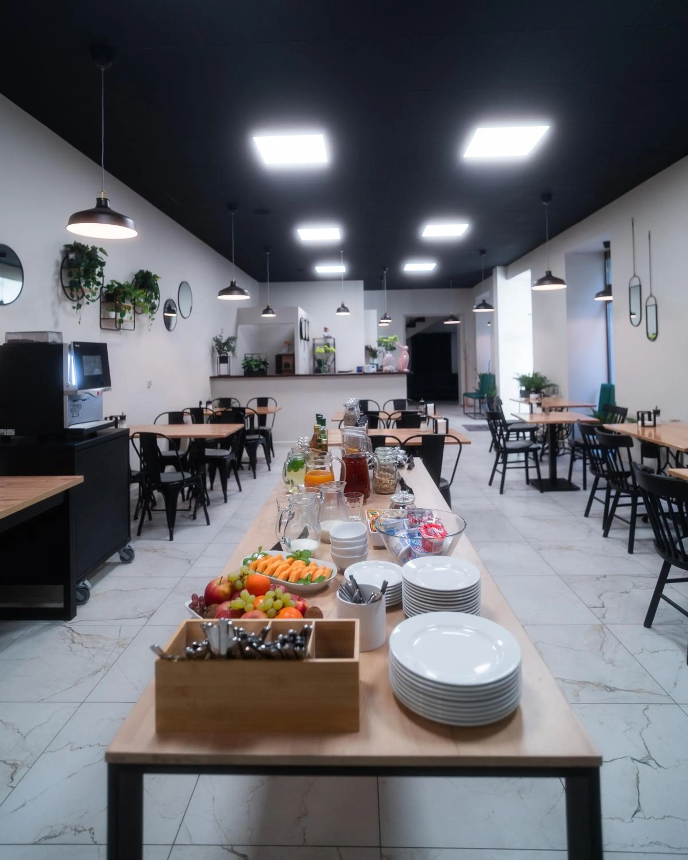 Food and drinks in City Center Rooms Piotrkowska 91