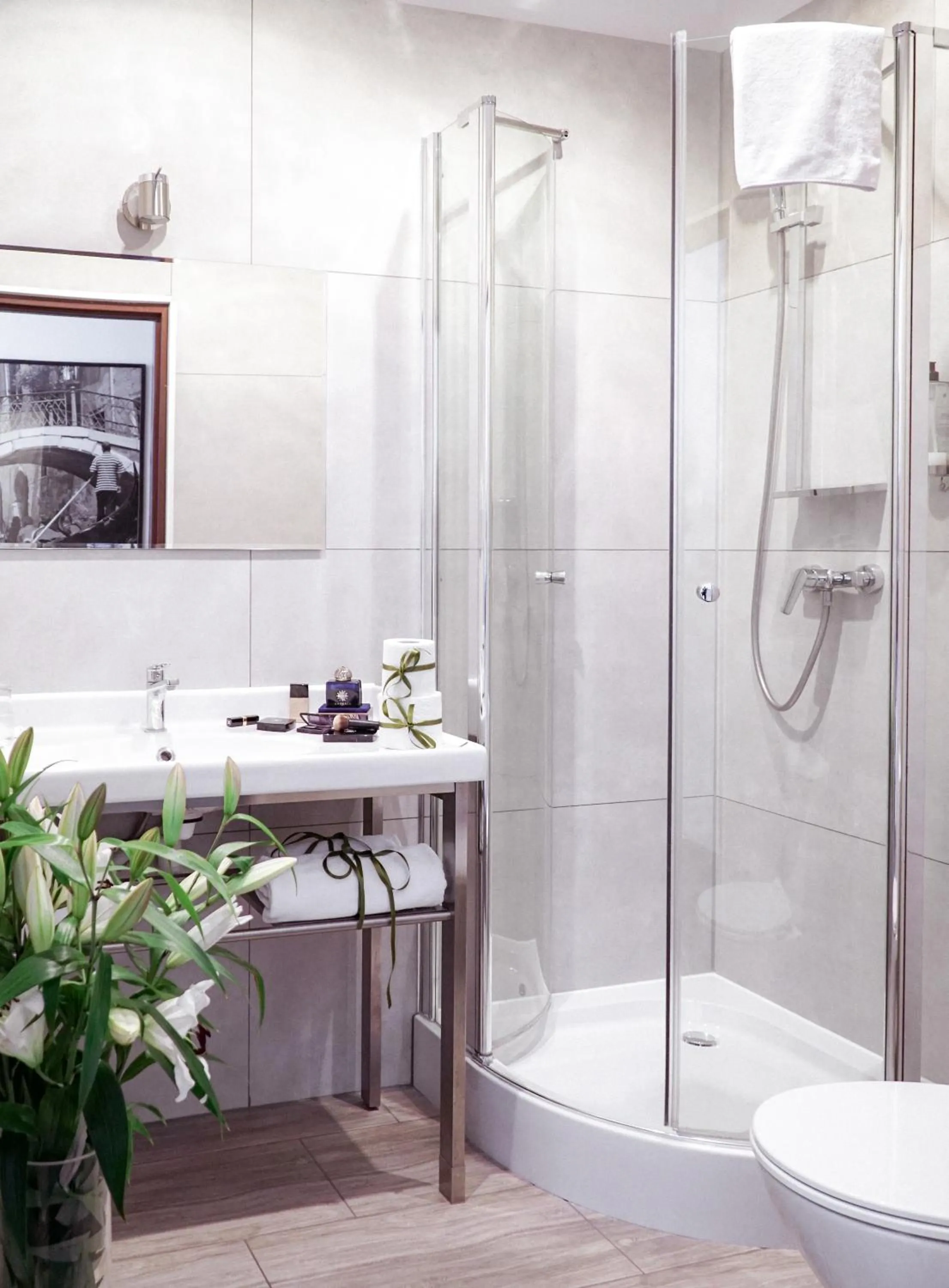 Shower in City Center Rooms Piotrkowska 91