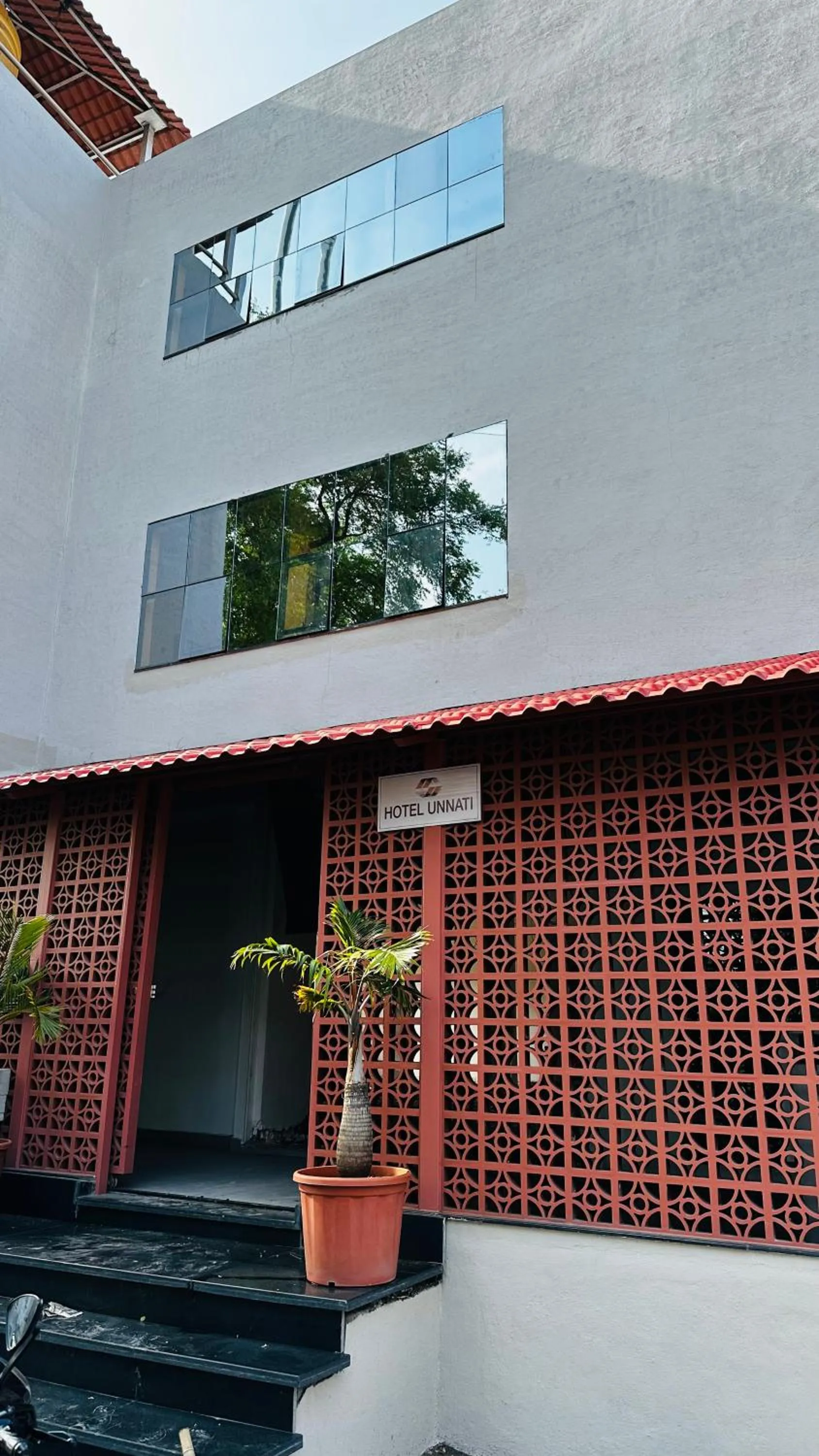 Facade/entrance in Hotel Unnati