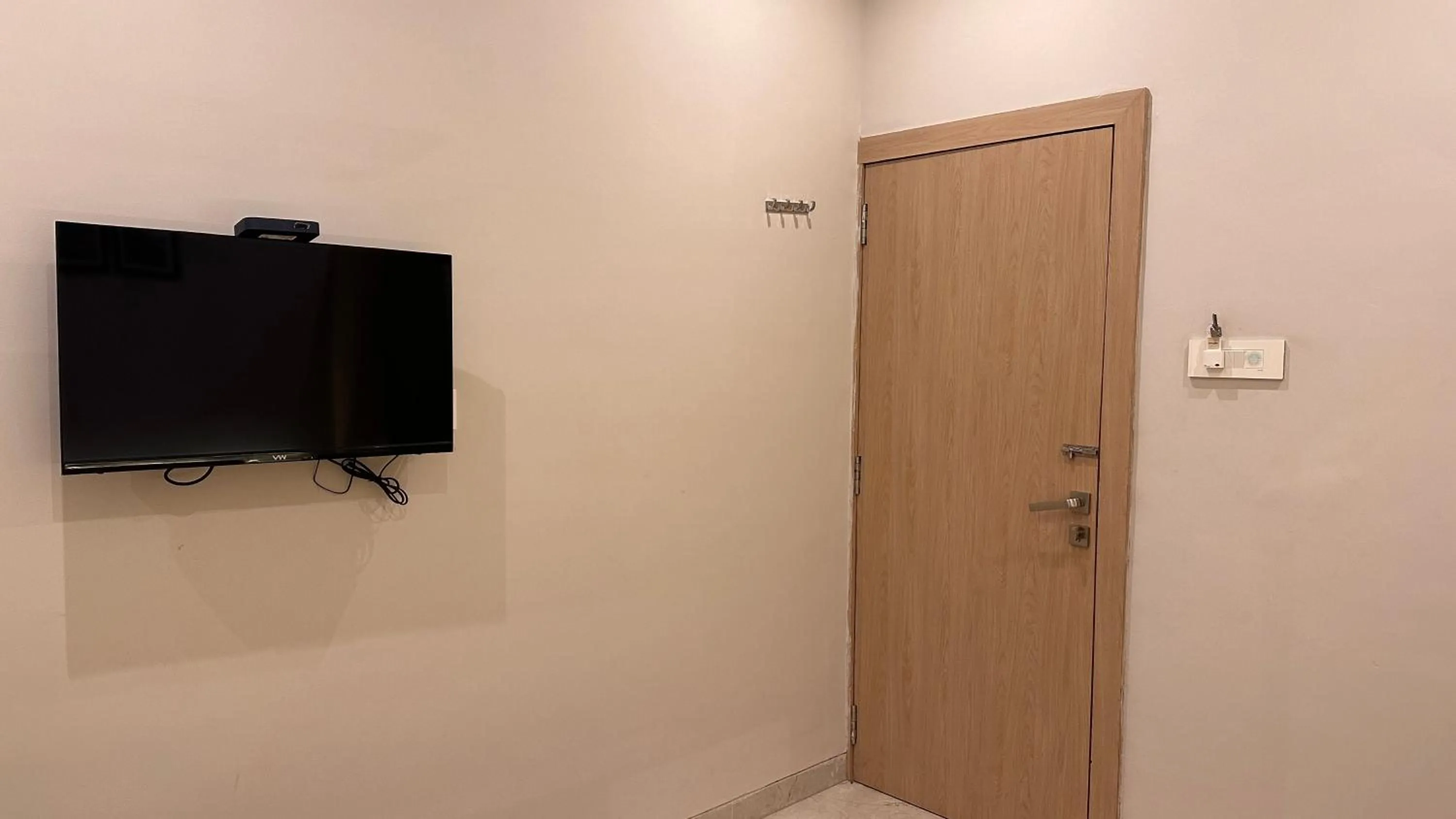 TV and multimedia in Hotel Unnati