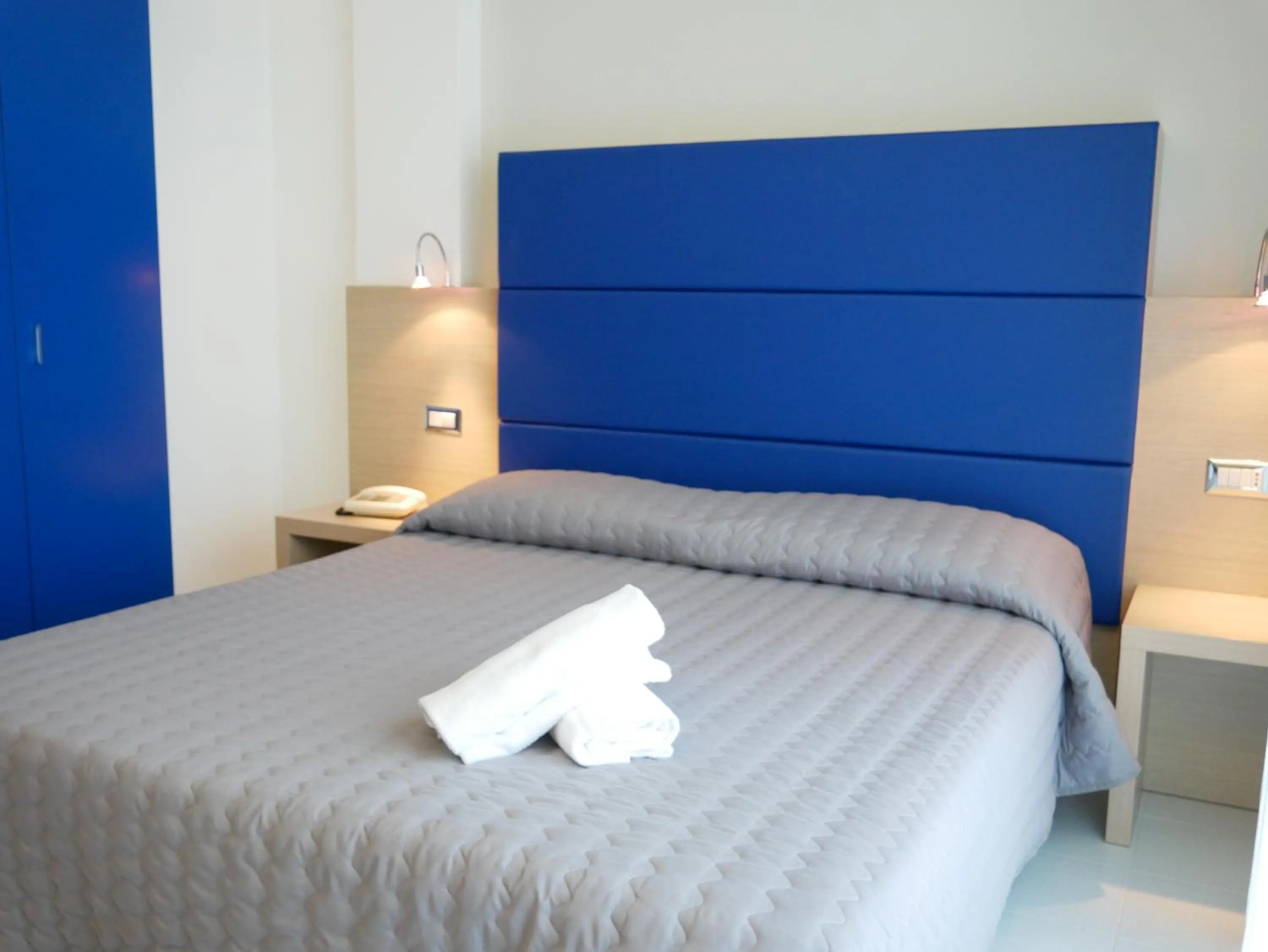 Bed in Hotel Kon Tiki