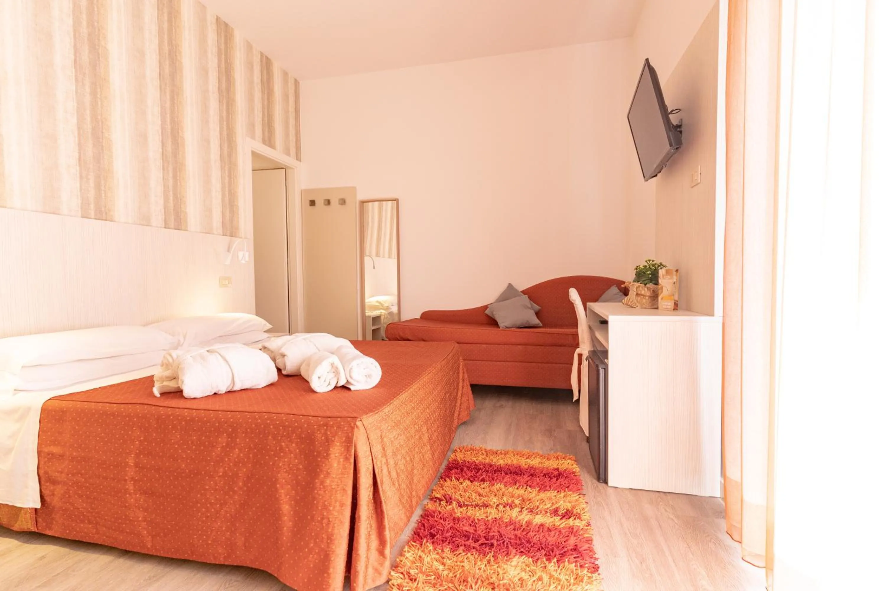 Photo of the whole room, Bed in Hotel Dusseldorf