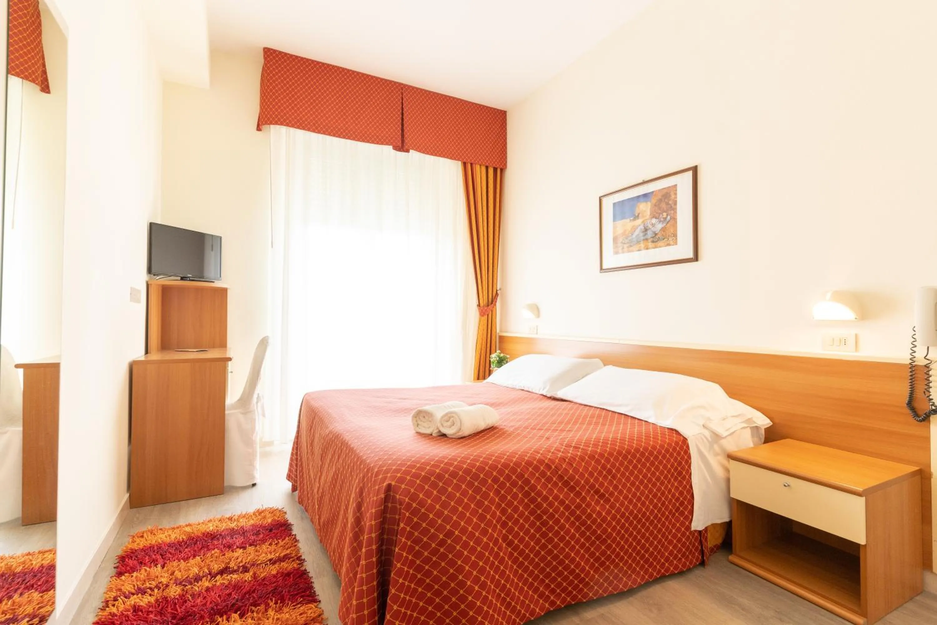 Photo of the whole room, Bed in Hotel Dusseldorf