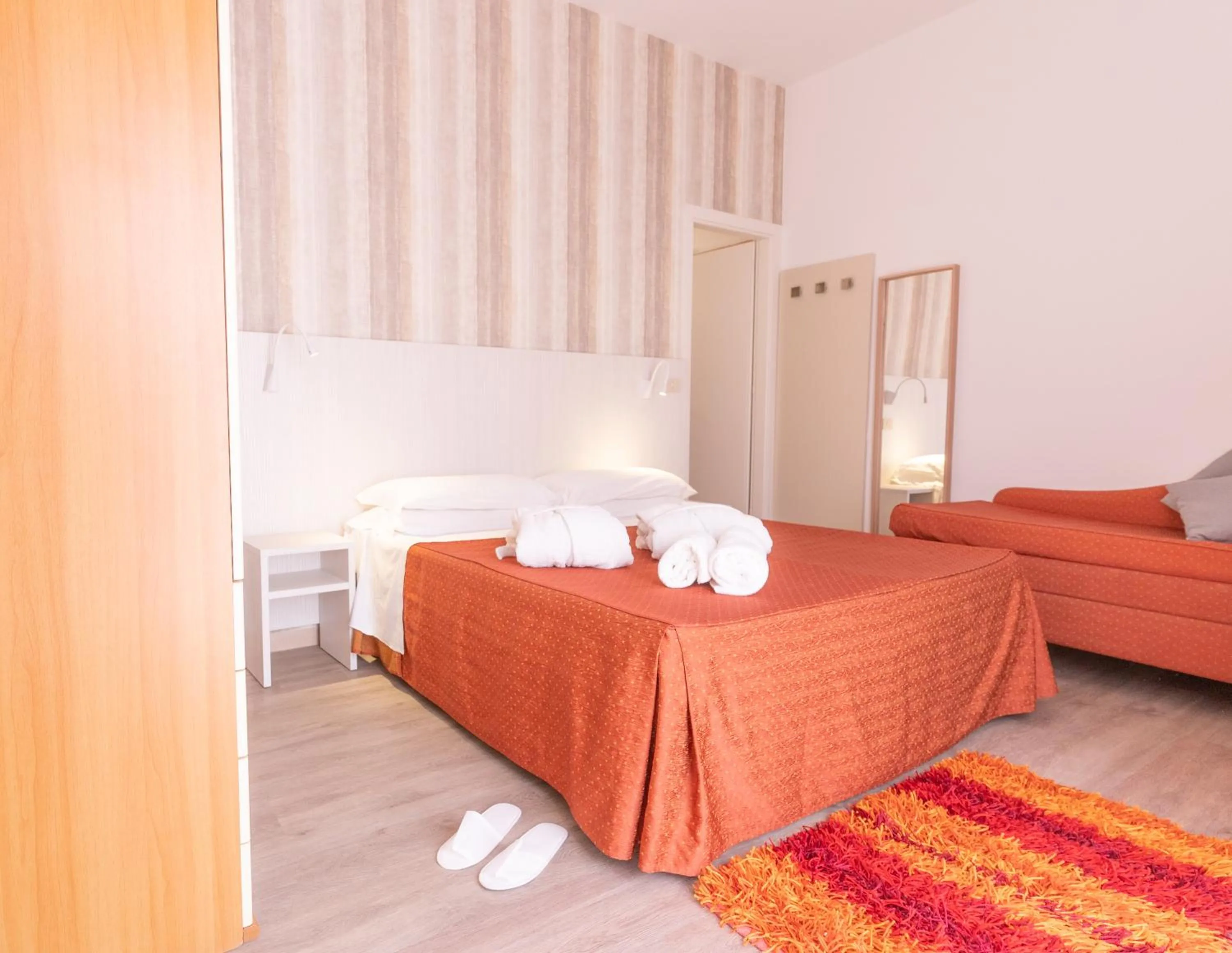 Bedroom, Bed in Hotel Dusseldorf