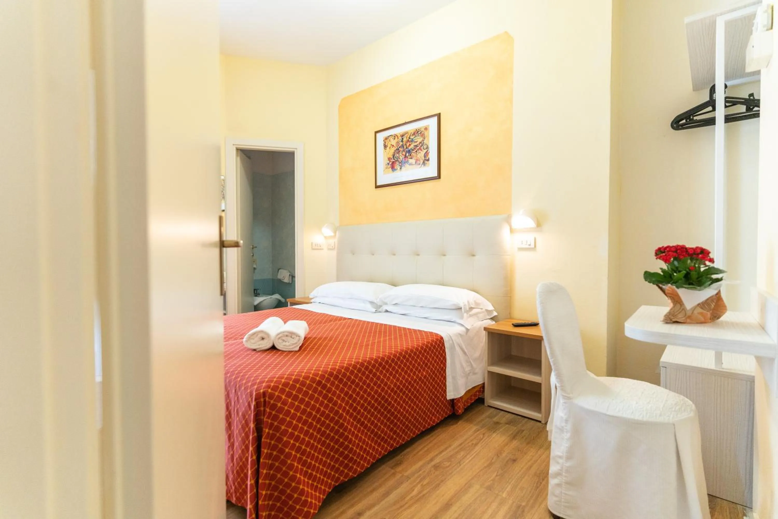 Photo of the whole room, Bed in Hotel Dusseldorf