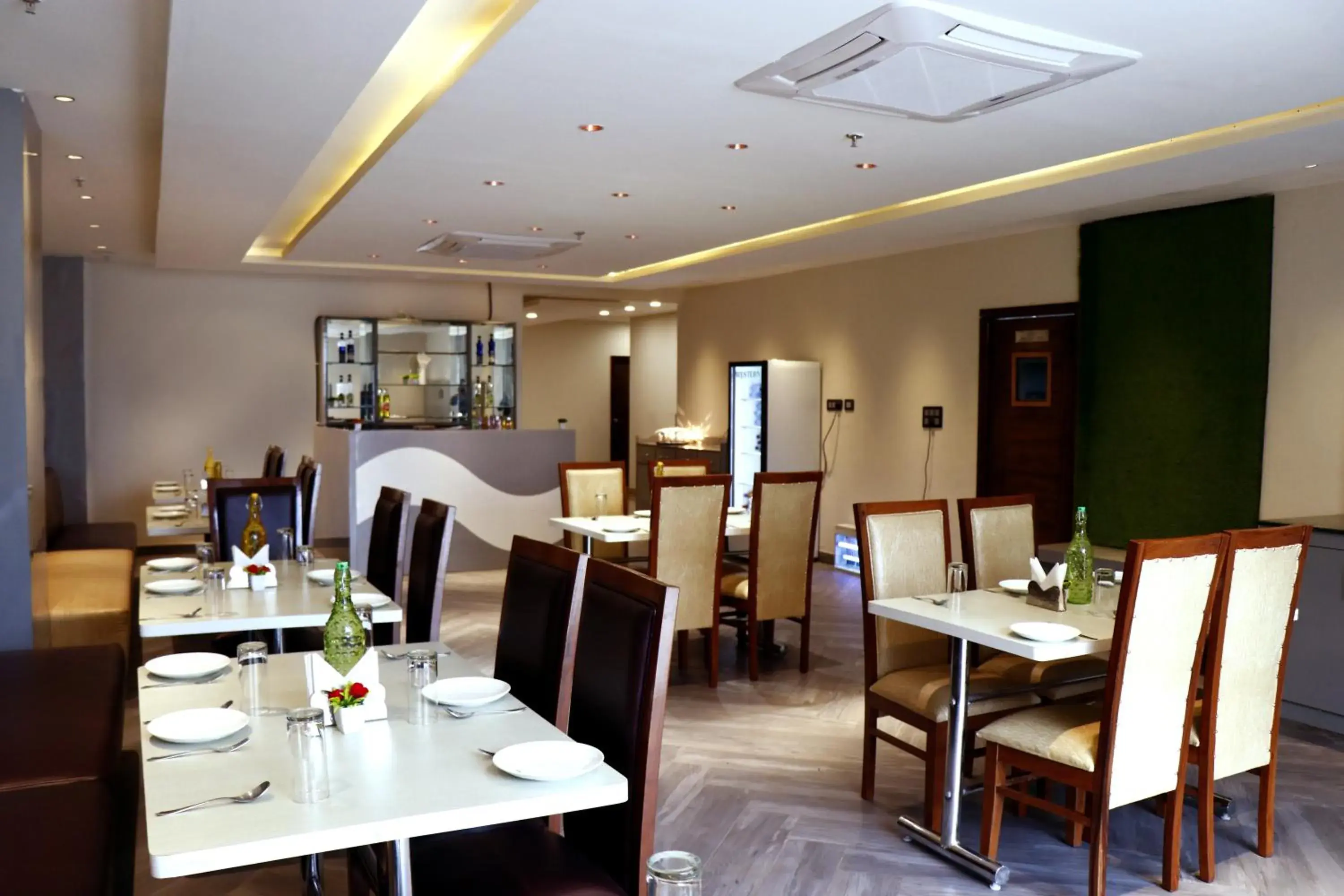 Restaurant/places to eat in Hotel The Spades Restaurant/places to eat in Hotel The Spades