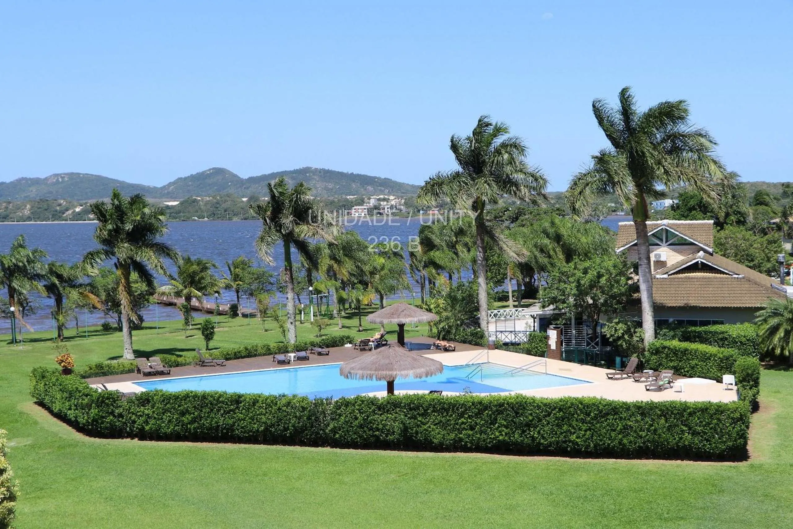 Completo apartamento em Resort na beira da lagoa