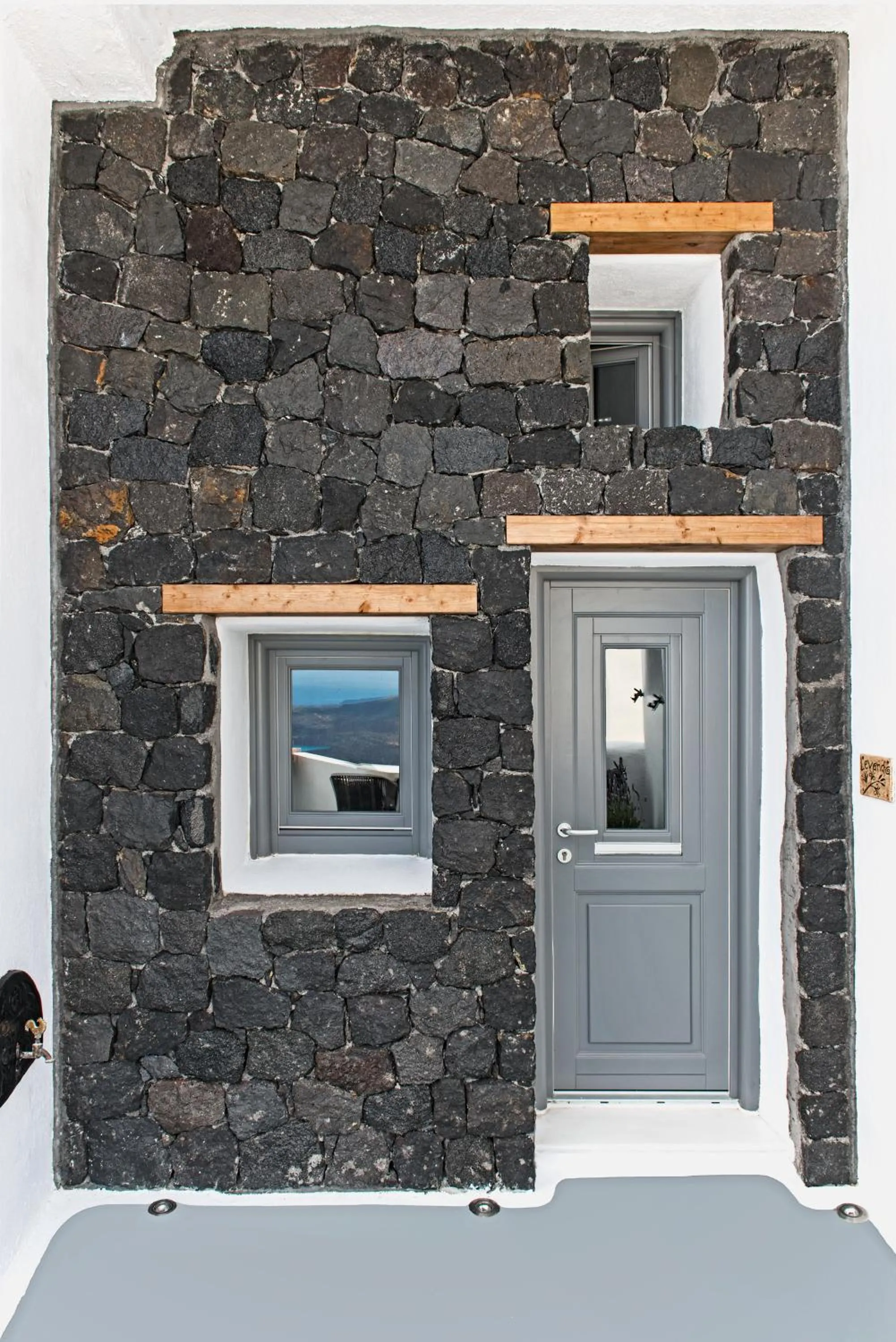 Facade/entrance in Aroma Suites