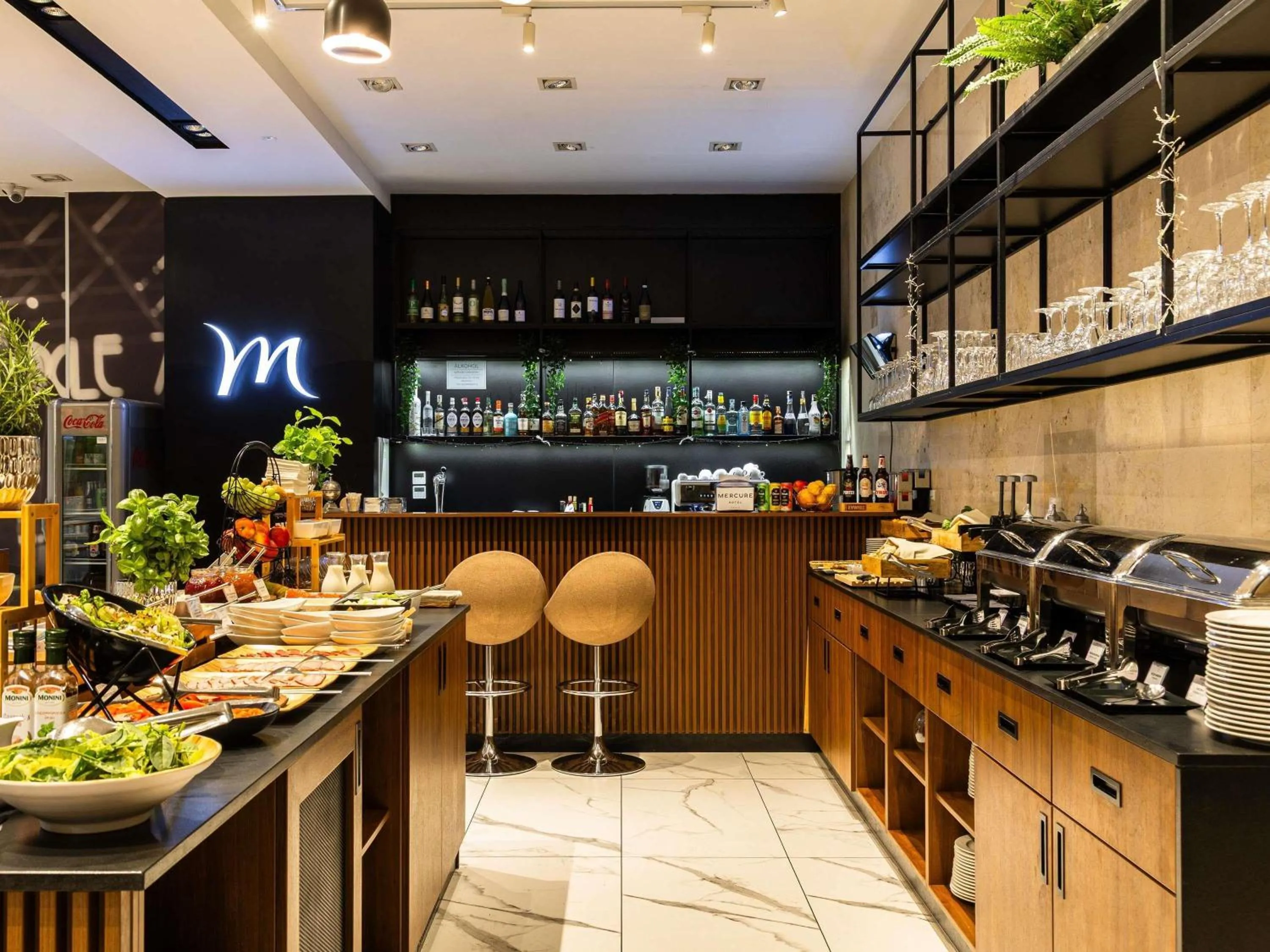 Restaurant/places to eat in Mercure Opole