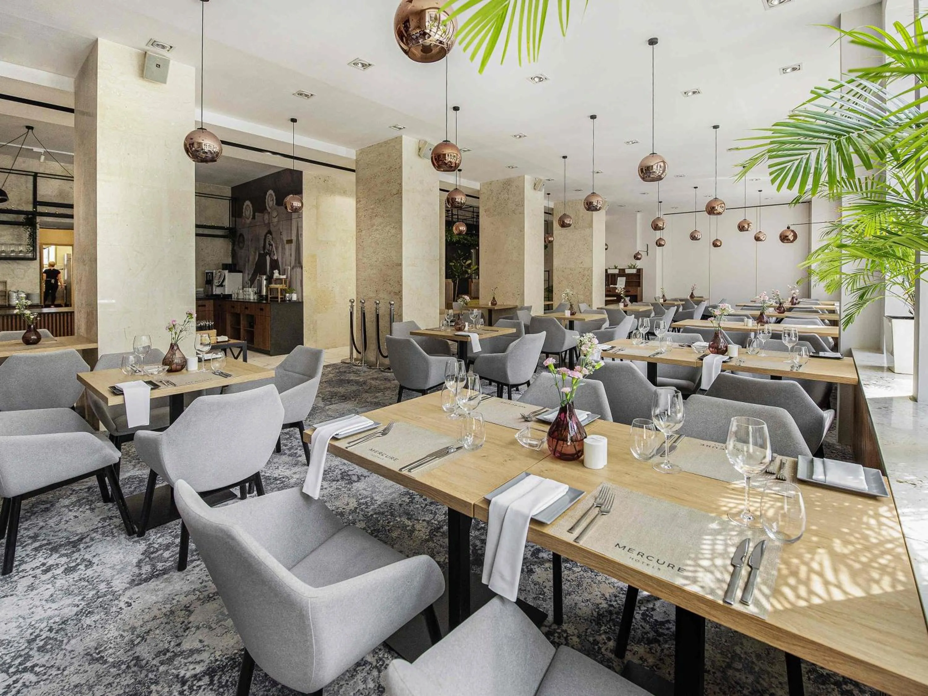 Restaurant/places to eat in Mercure Opole