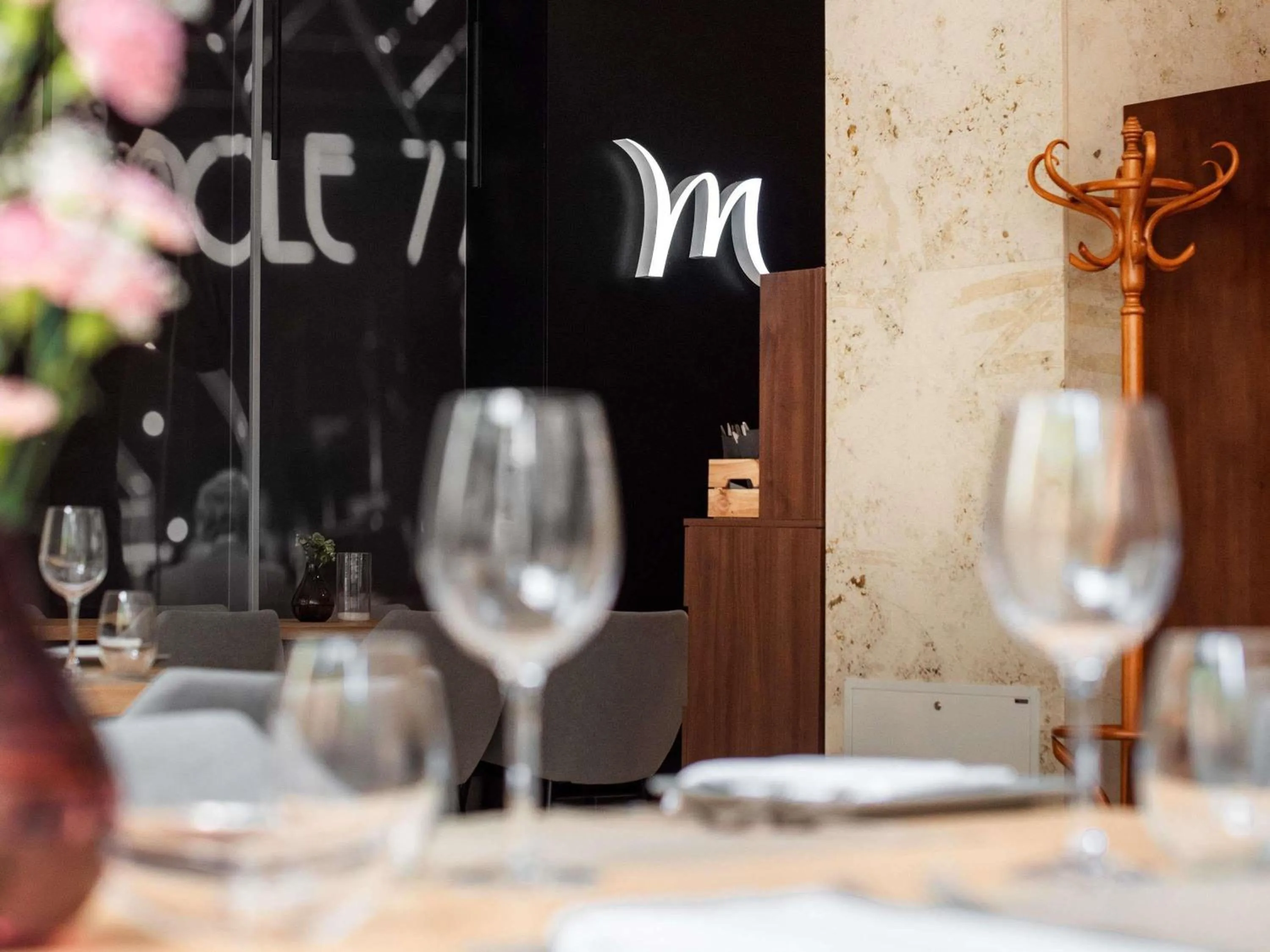 Restaurant/places to eat in Mercure Opole