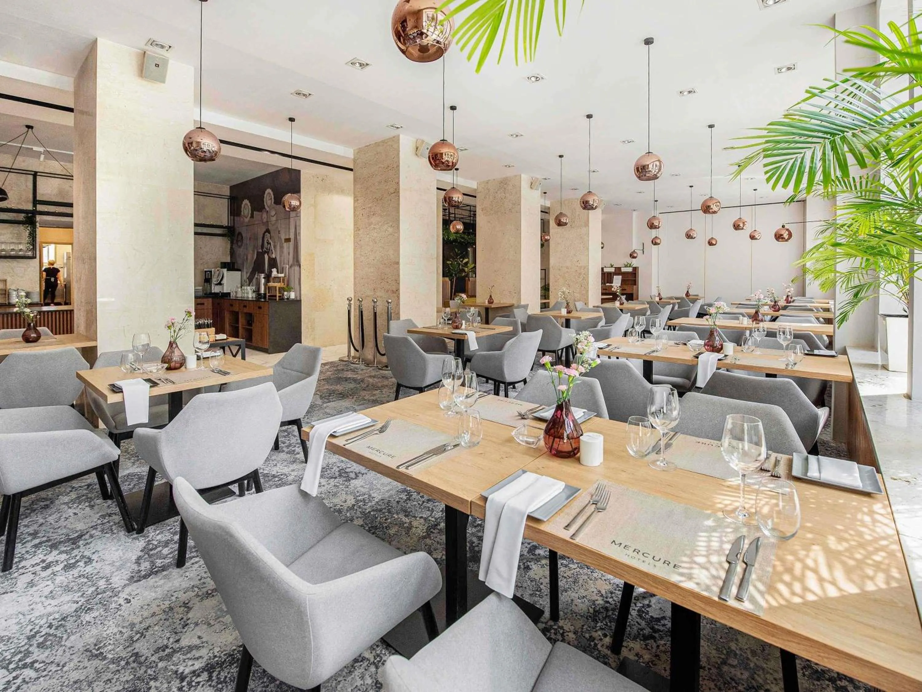 Restaurant/places to eat in Mercure Opole