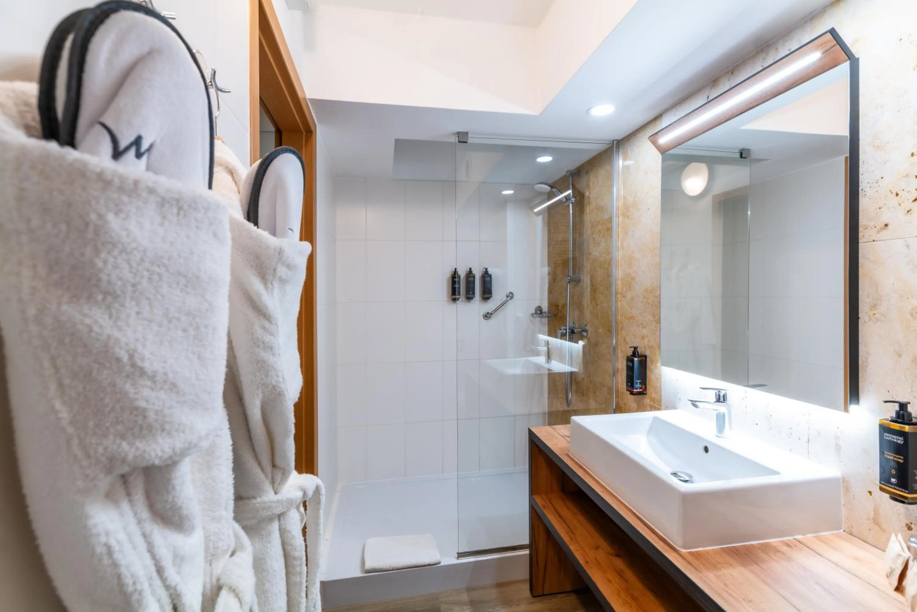 Bathroom in Mercure Opole