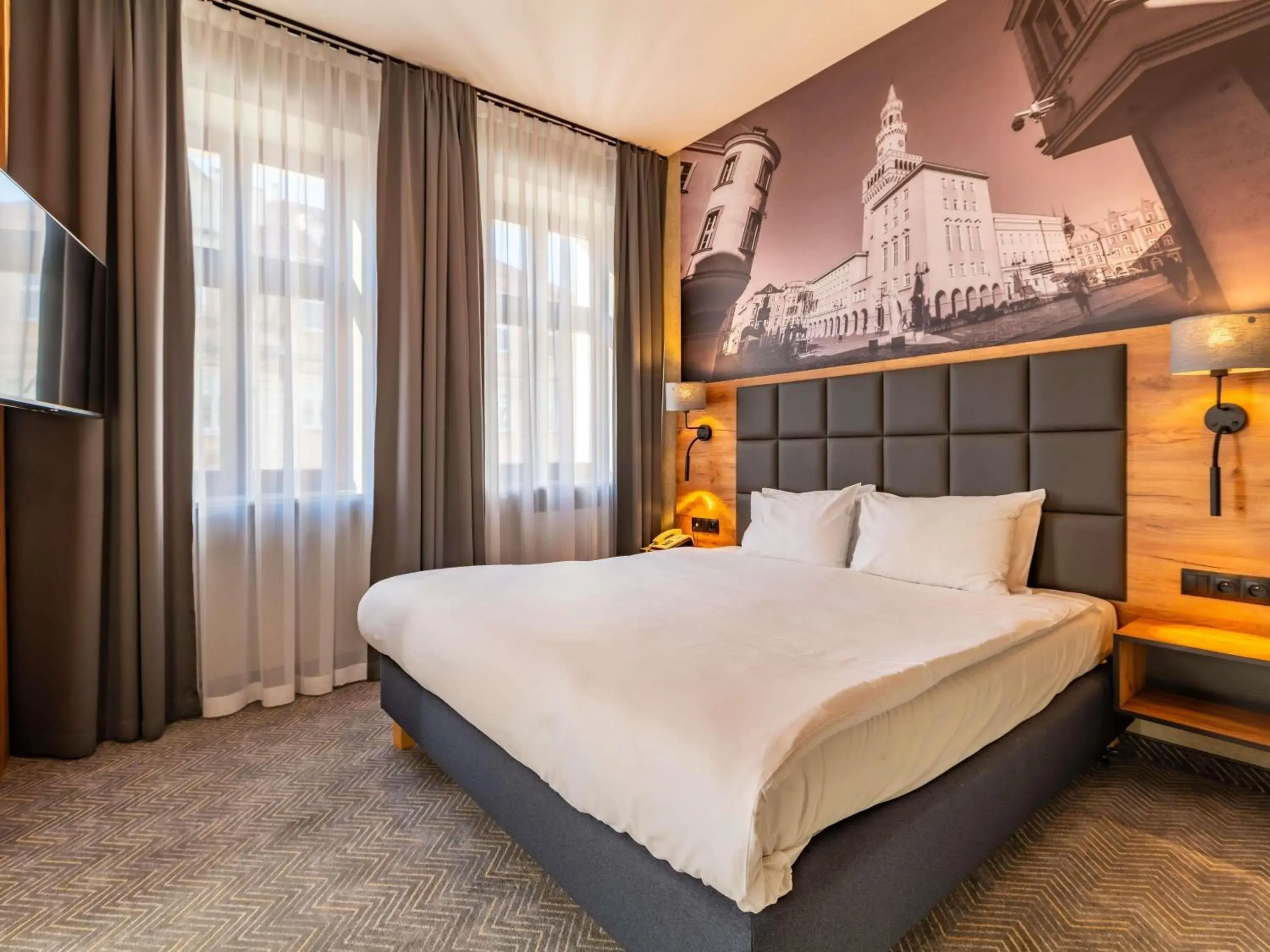 Standard Apartment with One Double Bed in Mercure Opole Standard Apartment with One Double Bed in Mercure Opole