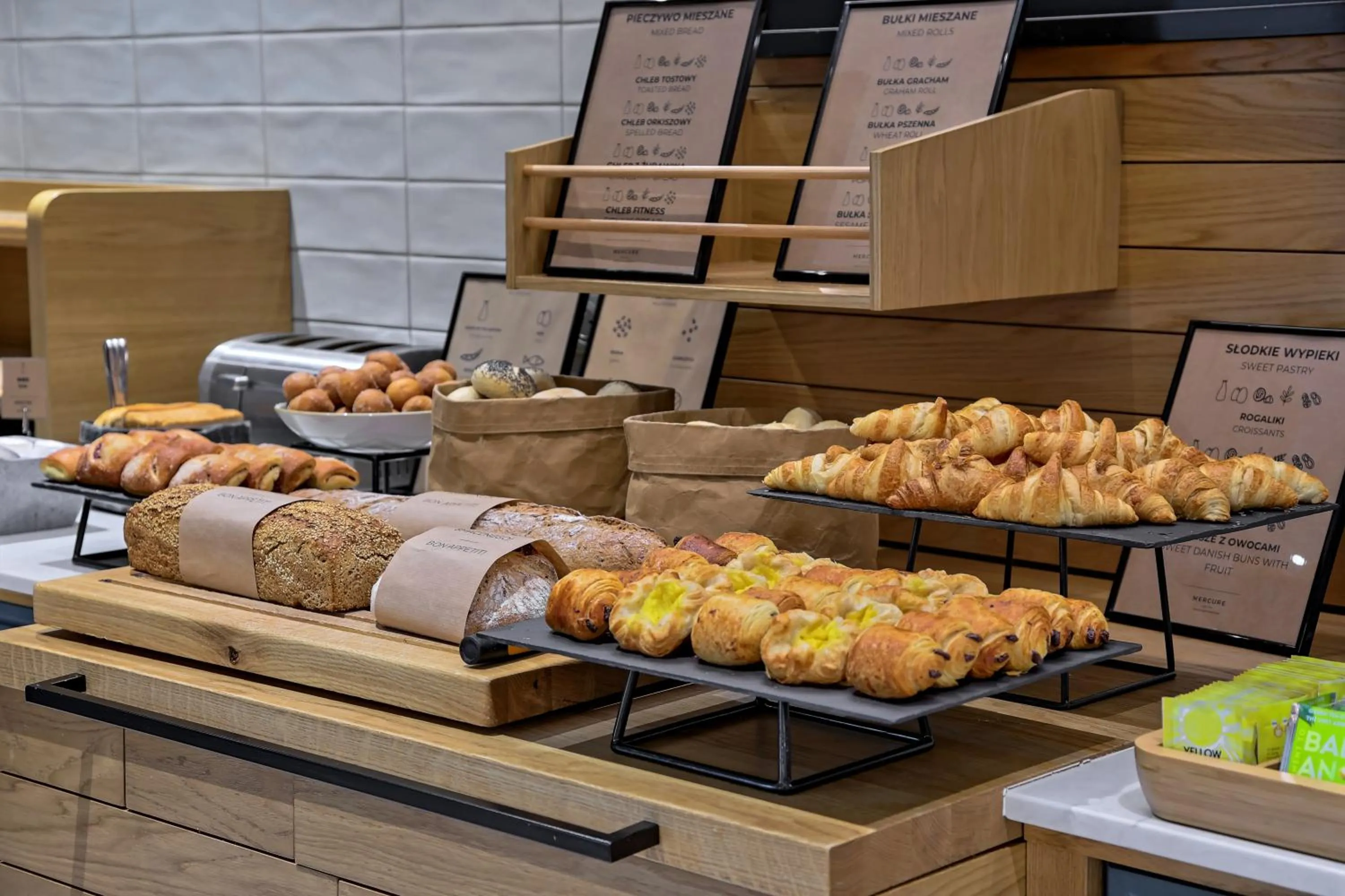 Restaurant/places to eat in Mercure Wrocław Centrum