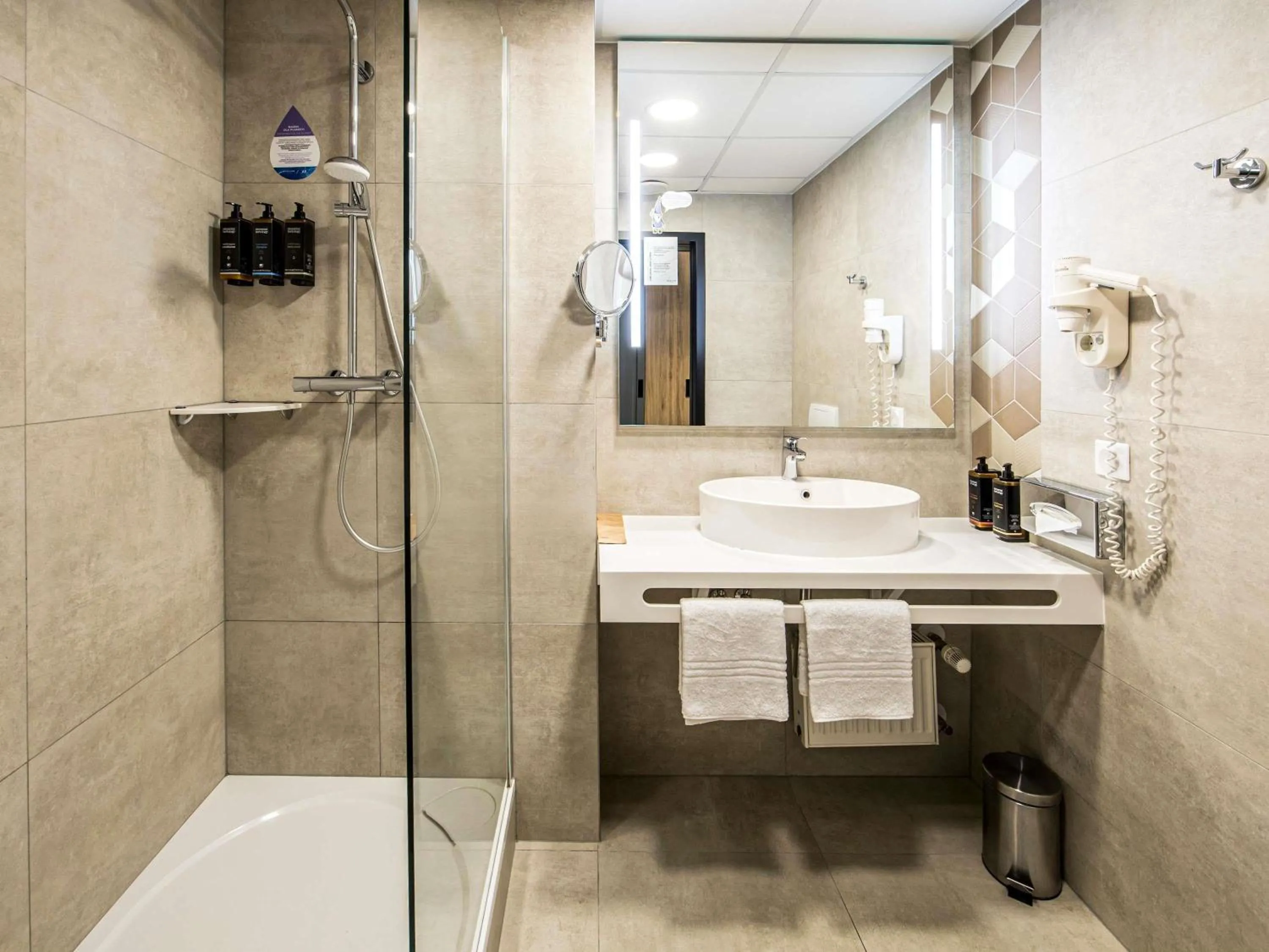 Photo of the whole room in Mercure Wrocław Centrum