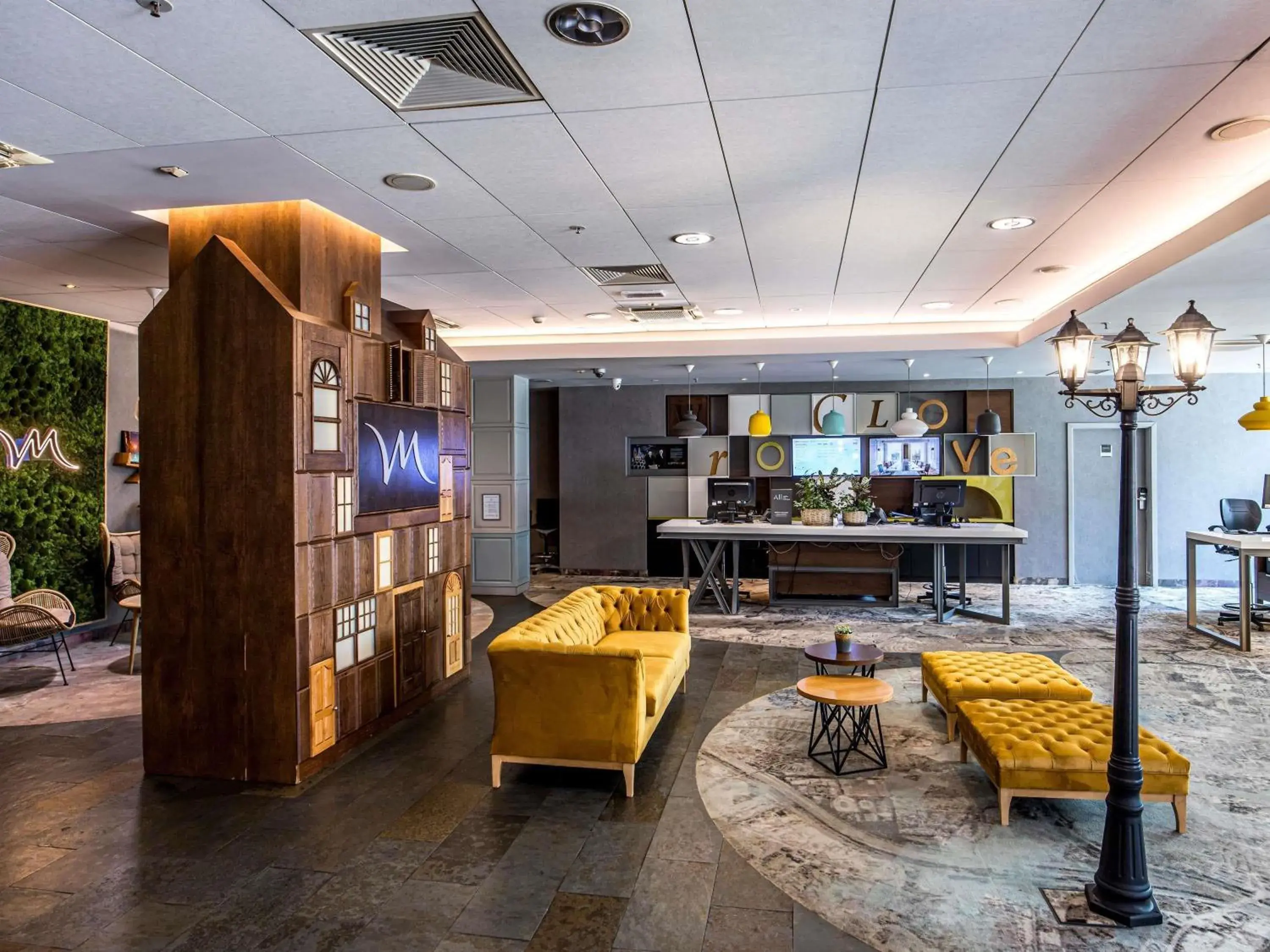 Property building in Mercure Wrocław Centrum Property building in Mercure Wrocław Centrum