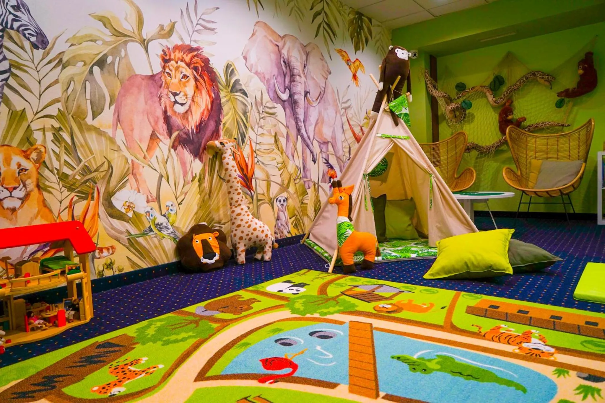 Children play ground, Bed in Mercure Wrocław Centrum