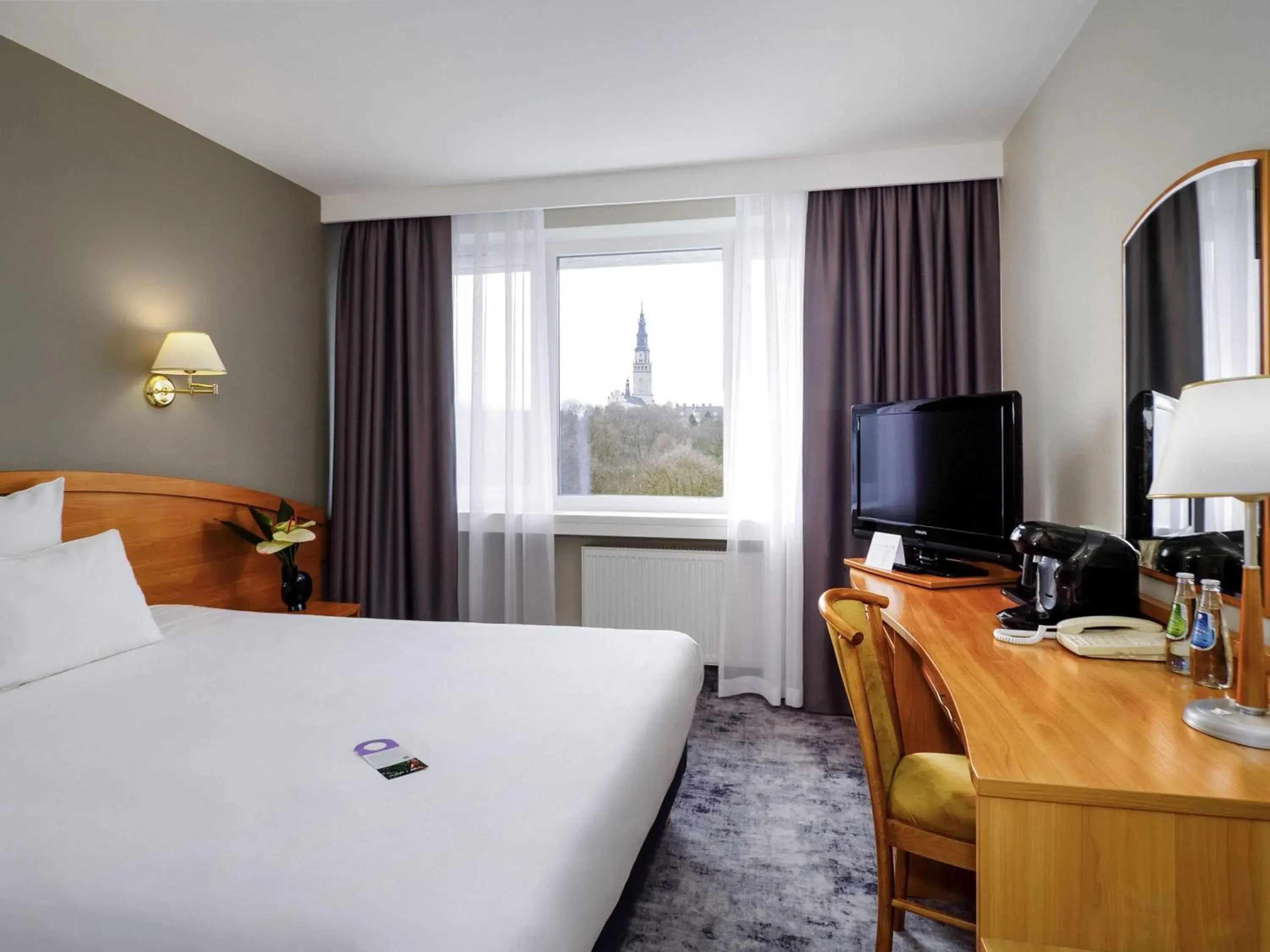 Bedroom, Bed in Mercure Czestochowa Centrum Bedroom, Bed in Mercure Czestochowa Centrum