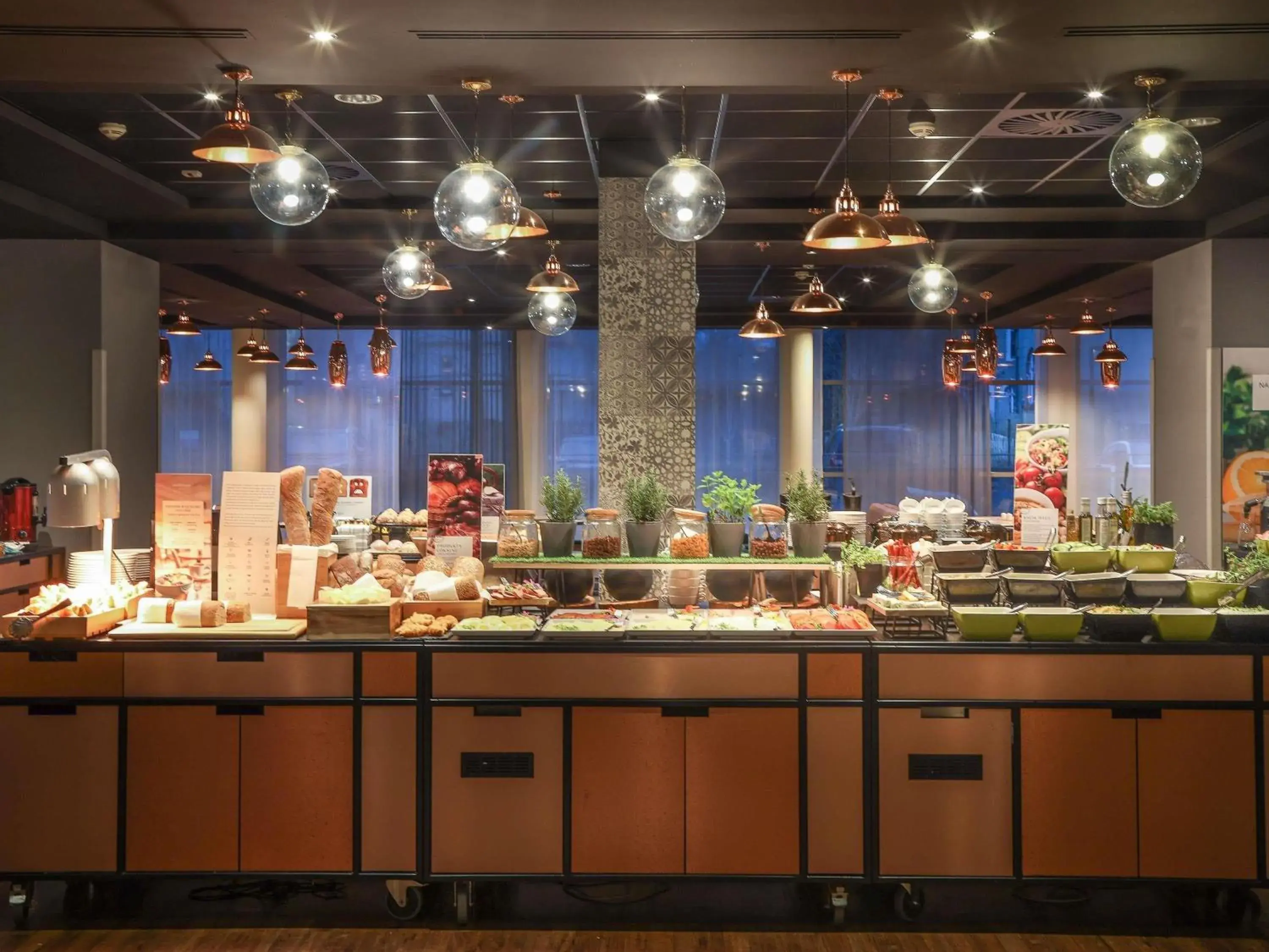 Restaurant/places to eat in Hotel Mercure Poznań Centrum Restaurant/places to eat in Hotel Mercure Poznań Centrum