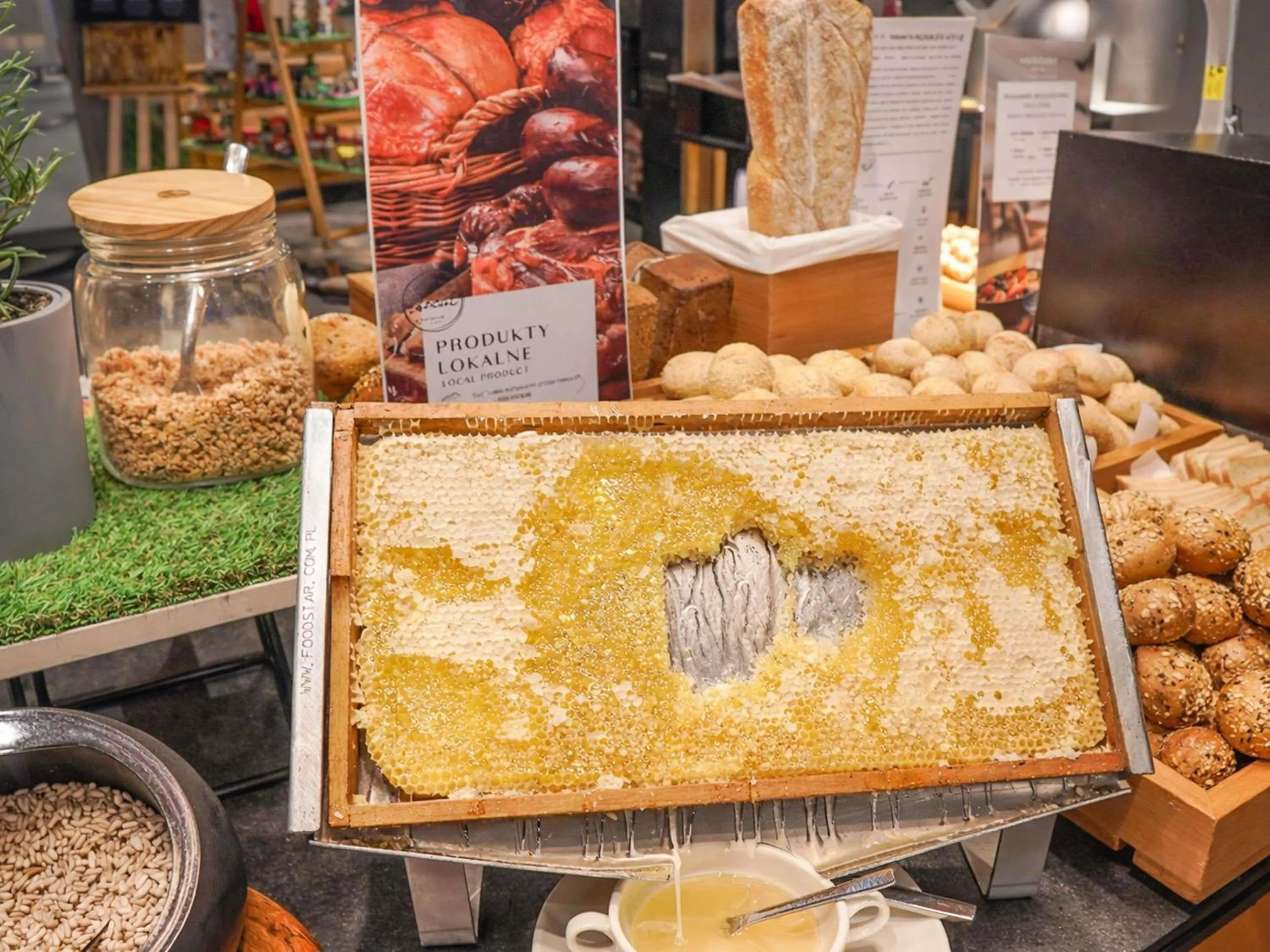 Restaurant/places to eat in Hotel Mercure Poznań Centrum