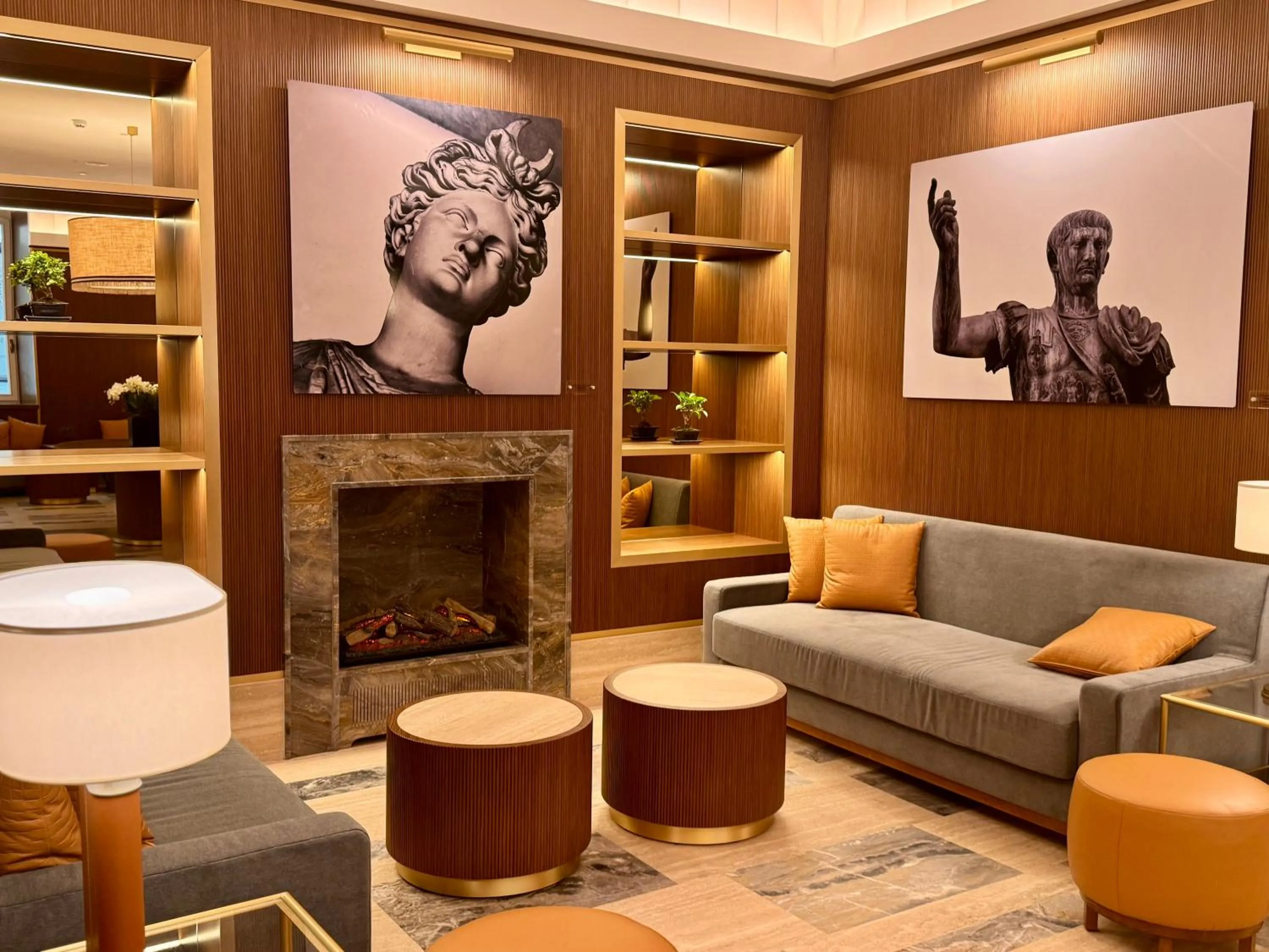 Communal lounge/ TV room in Hotel Imperiale by OMNIA hotels