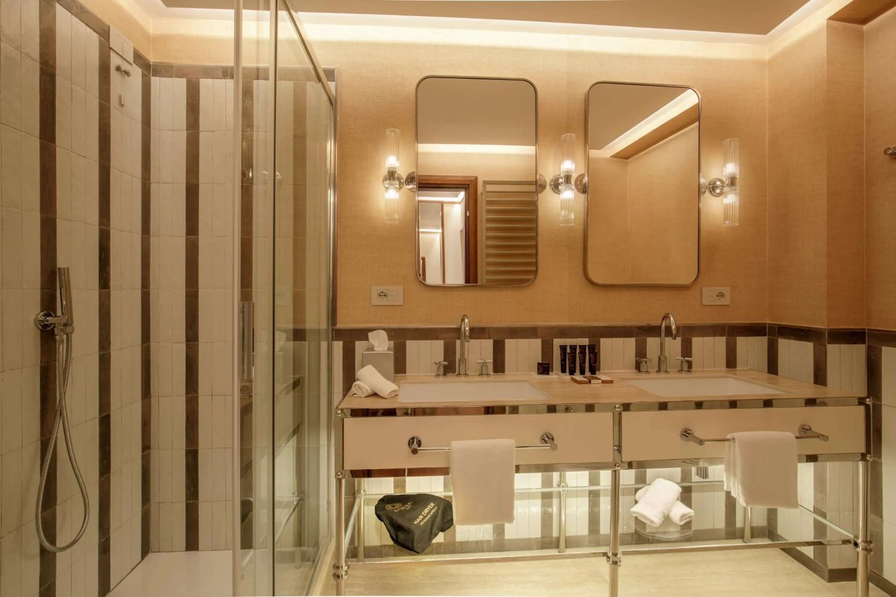 Shower in Hotel Imperiale by OMNIA hotels