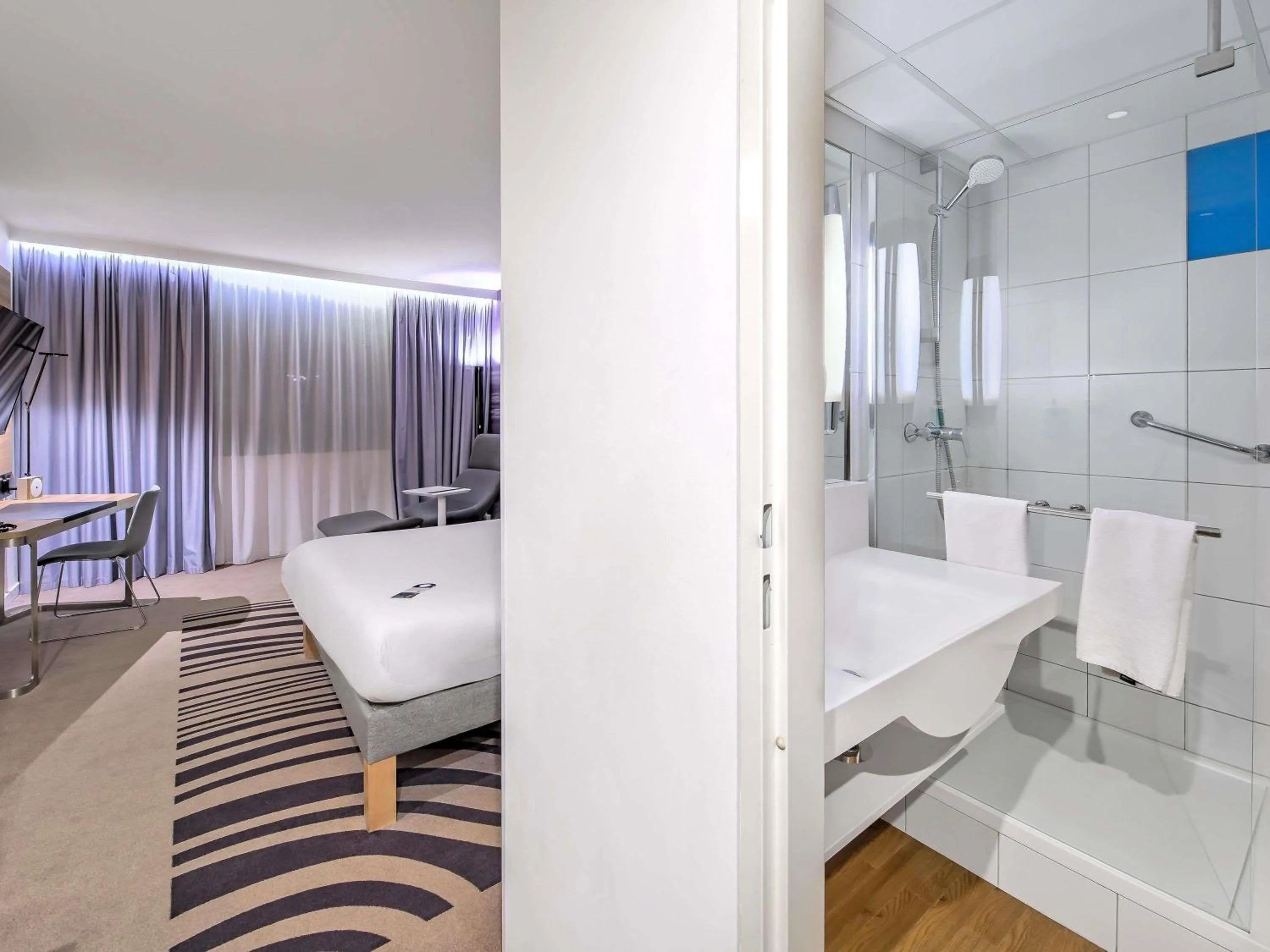 Bedroom in Novotel Kraków Centrum