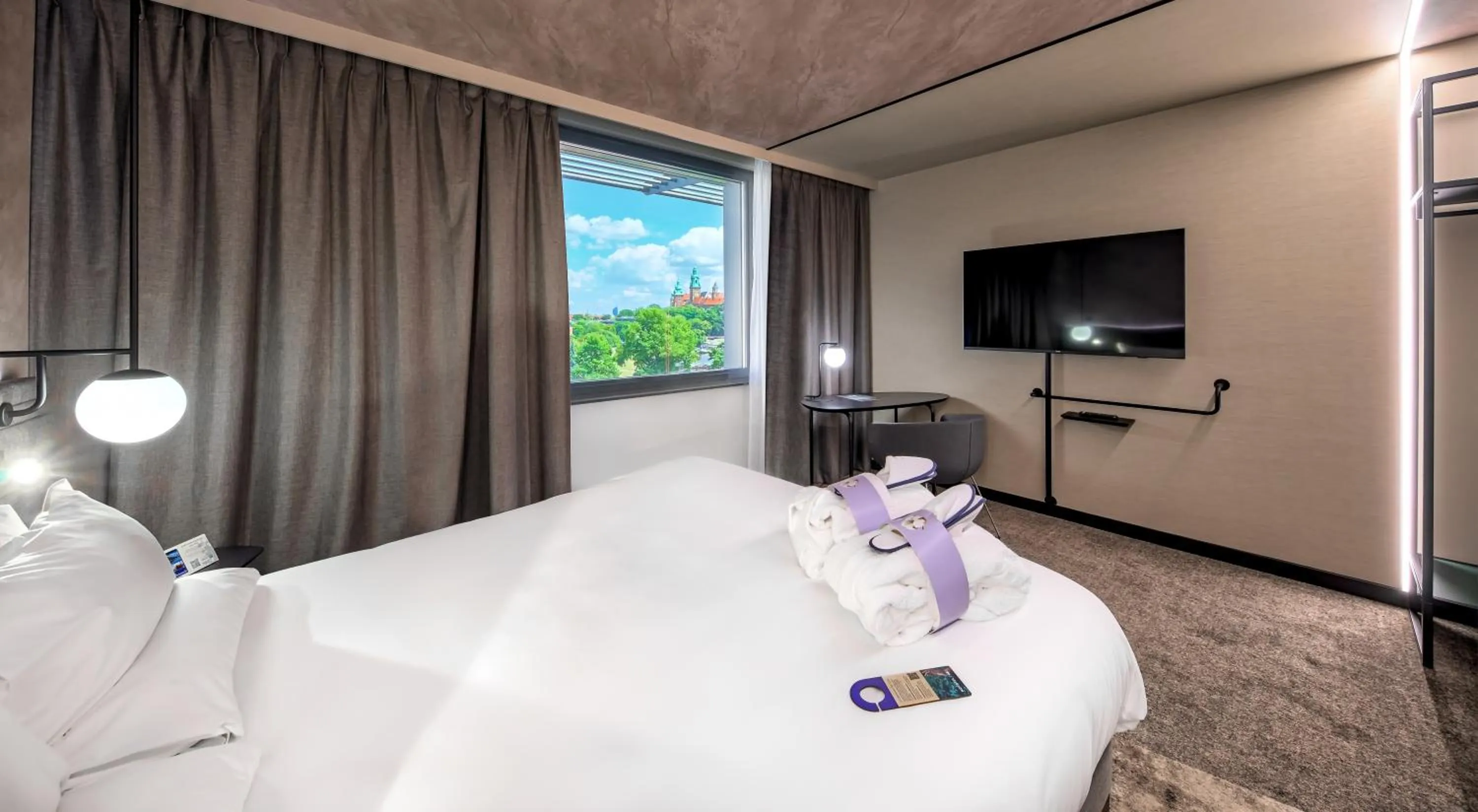 View (from property/room), Bed in Novotel Kraków Centrum