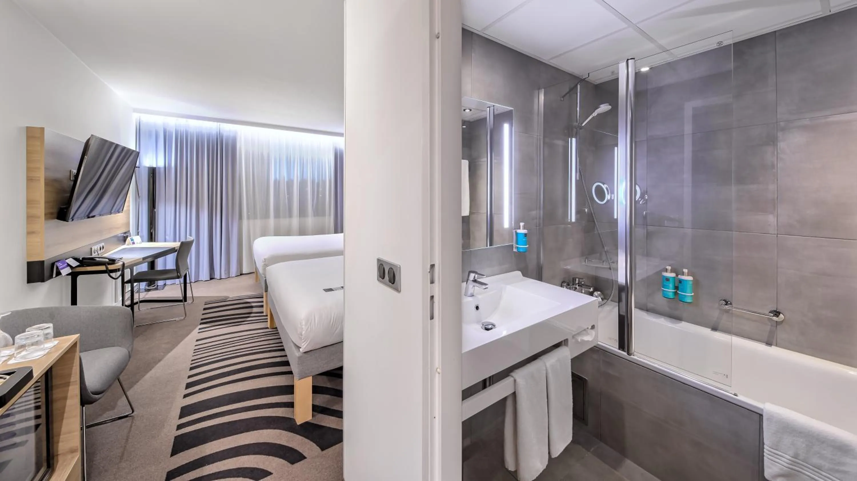 Bed in Novotel Kraków Centrum