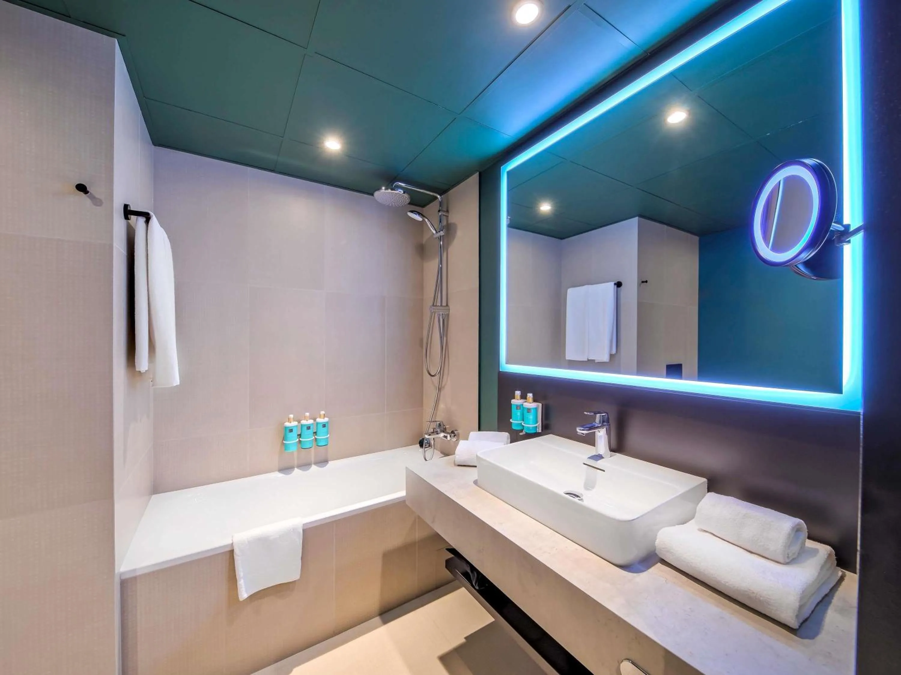 Bedroom in Novotel Kraków Centrum