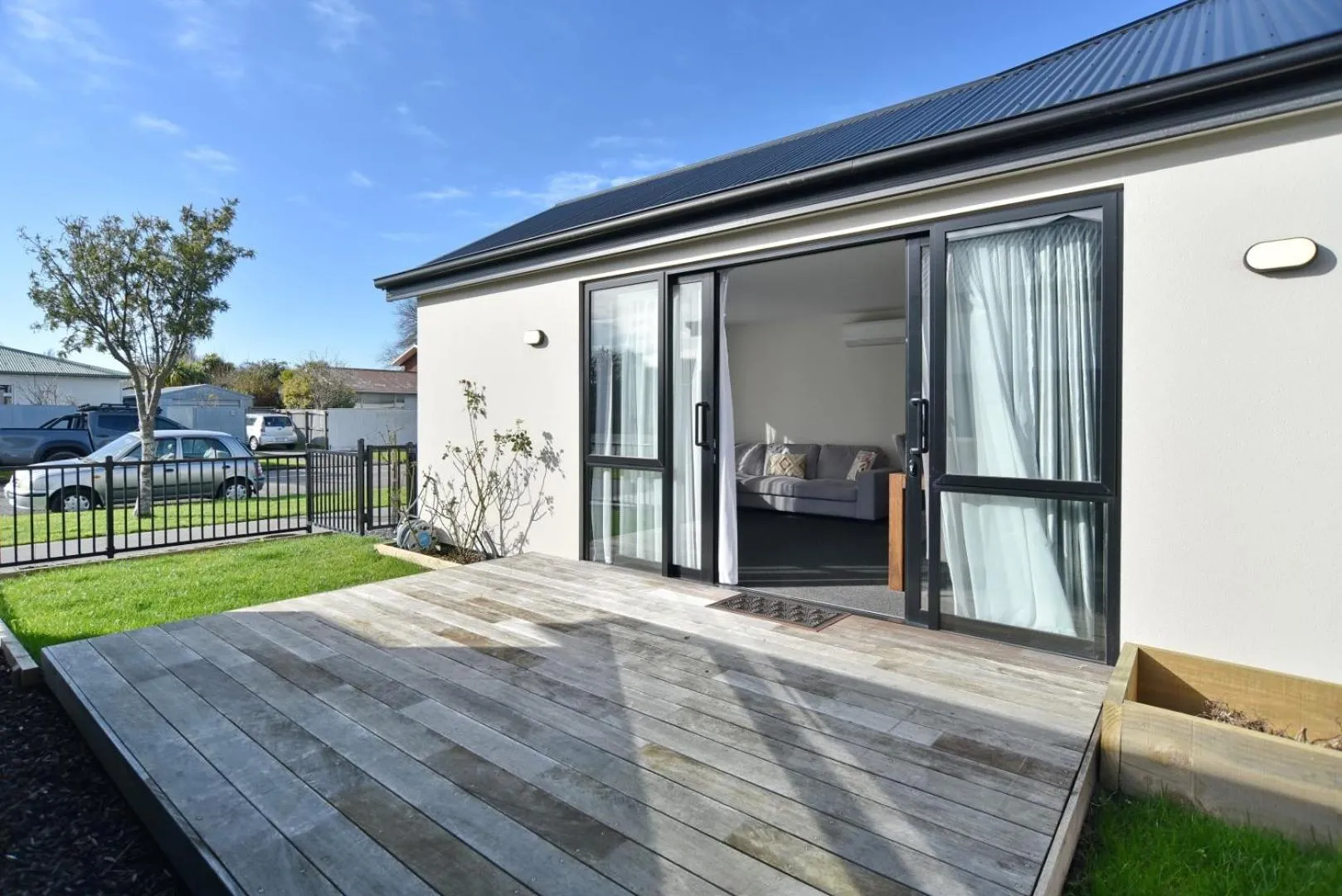 Facade/entrance in Thomas Townhouse - Christchurch Holiday Homes