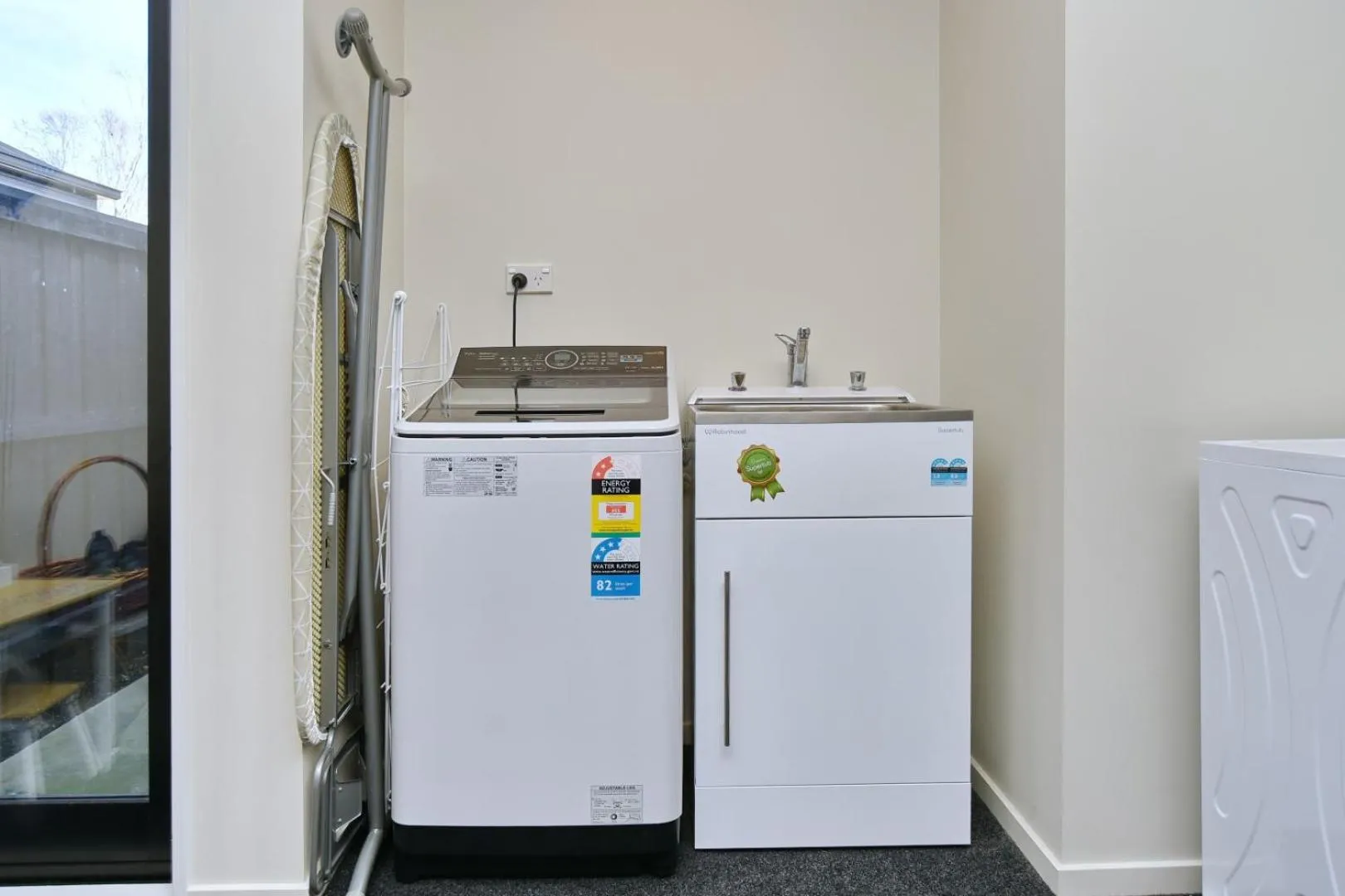 laundry in Thomas Townhouse - Christchurch Holiday Homes