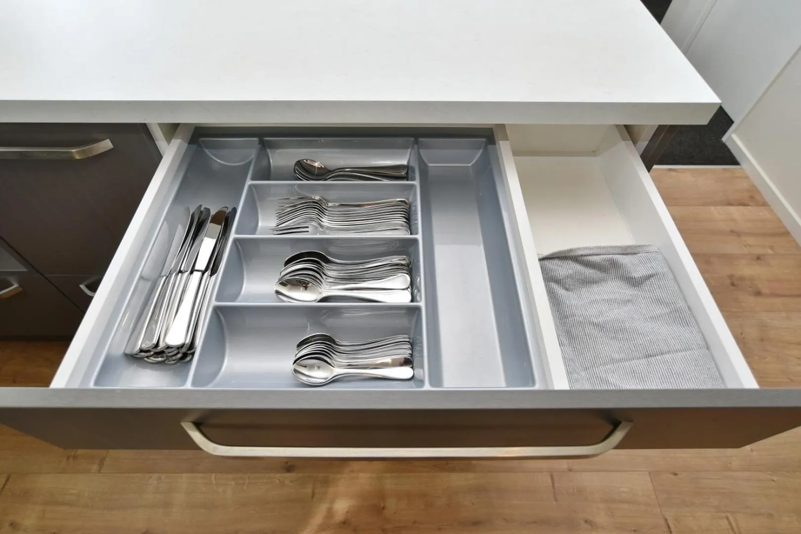 Kitchen or kitchenette in Thomas Townhouse - Christchurch Holiday Homes