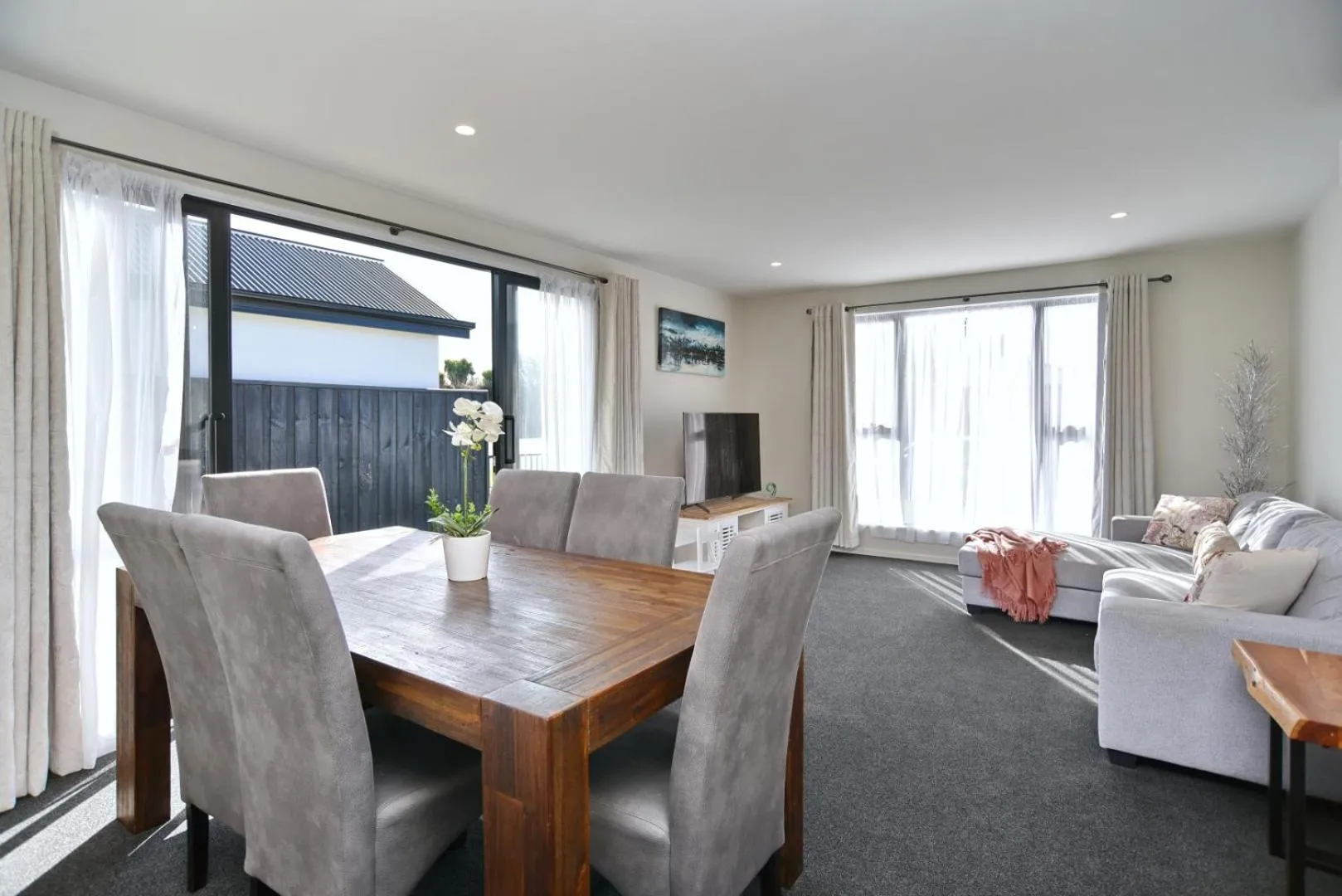 TV and multimedia in Thomas Townhouse - Christchurch Holiday Homes